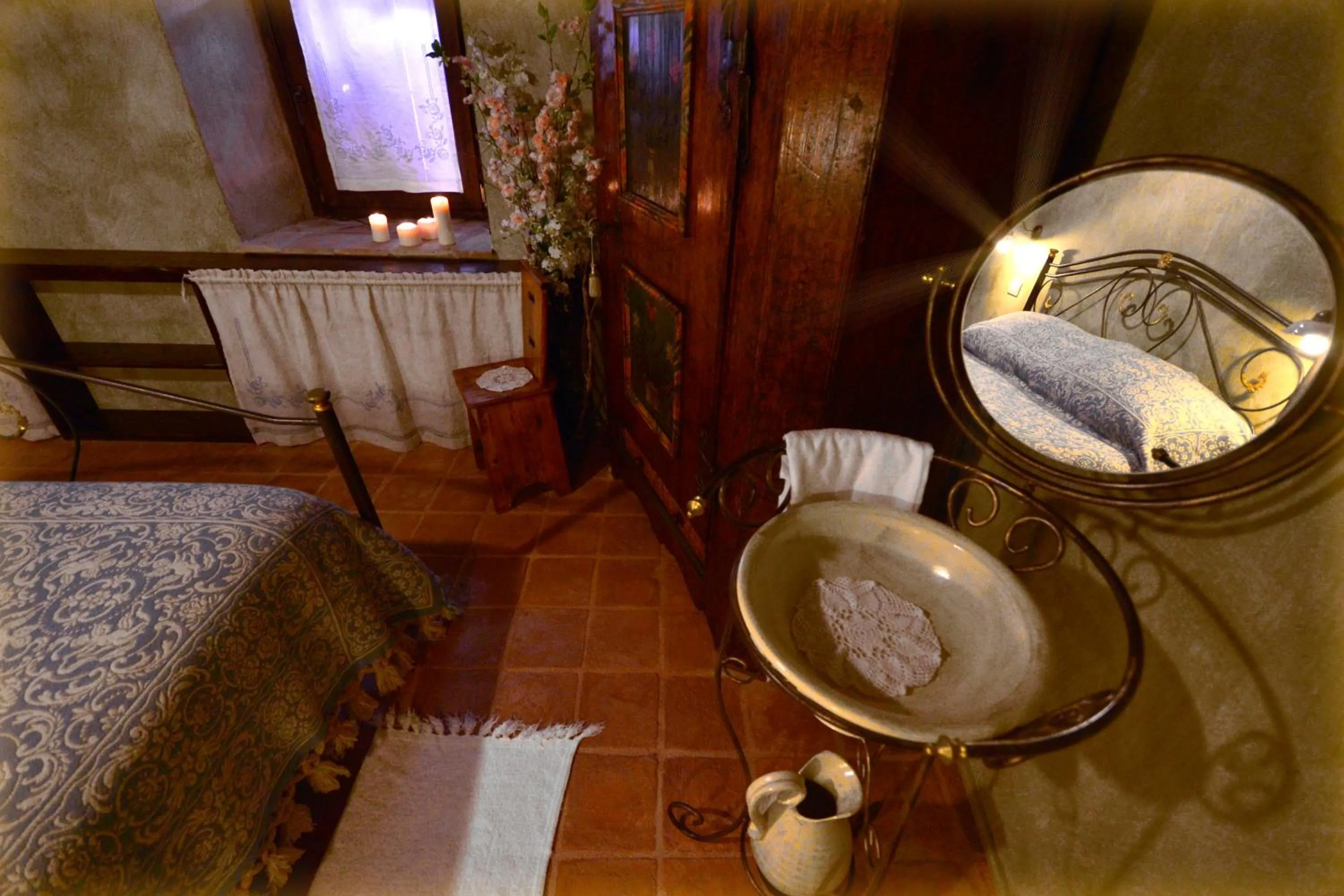 Bed in Robur Marsorum Albergo Diffuso