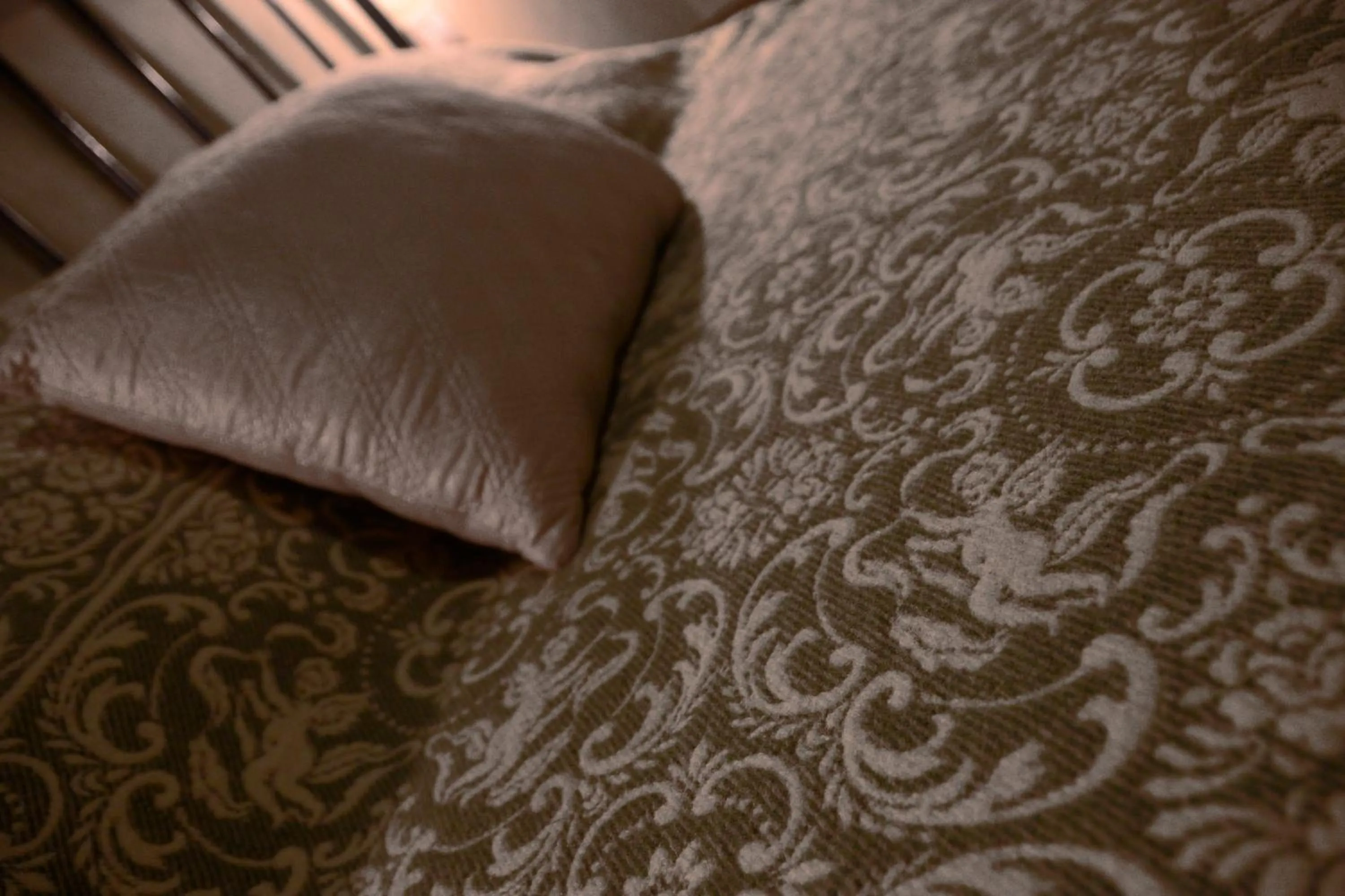 Bed in Robur Marsorum Albergo Diffuso