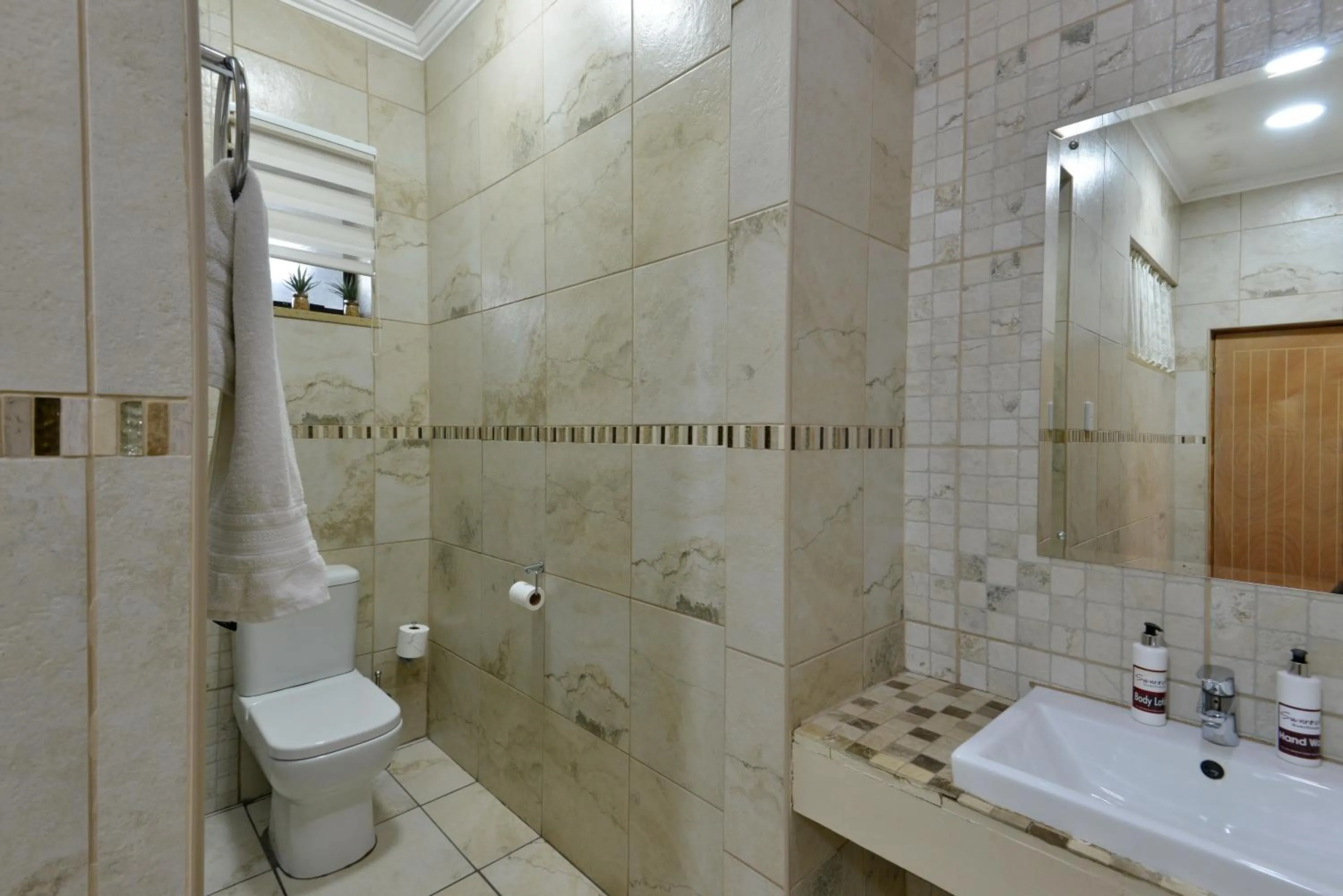 Bathroom in Sunrock Guesthouse