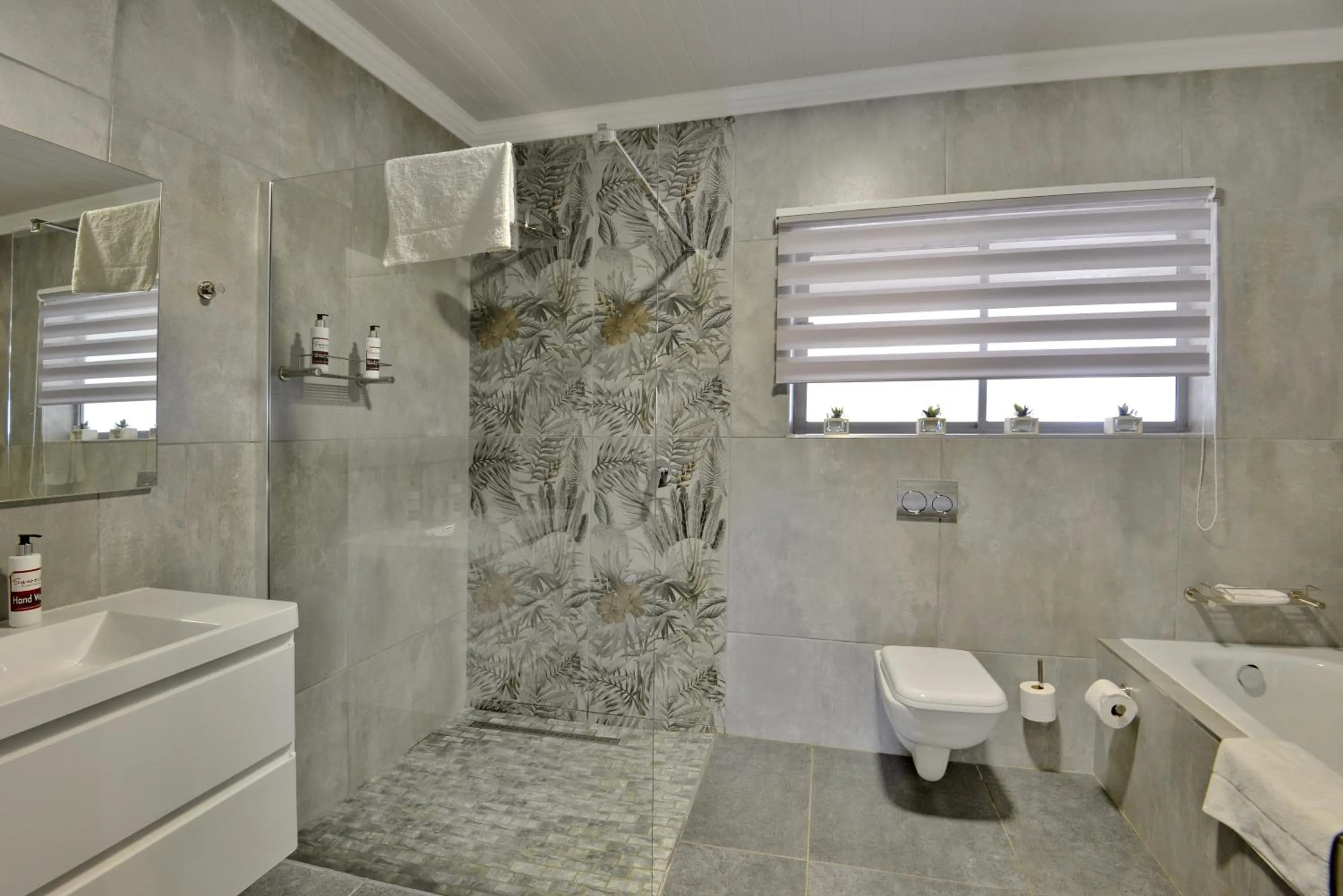 Bathroom in Sunrock Guesthouse