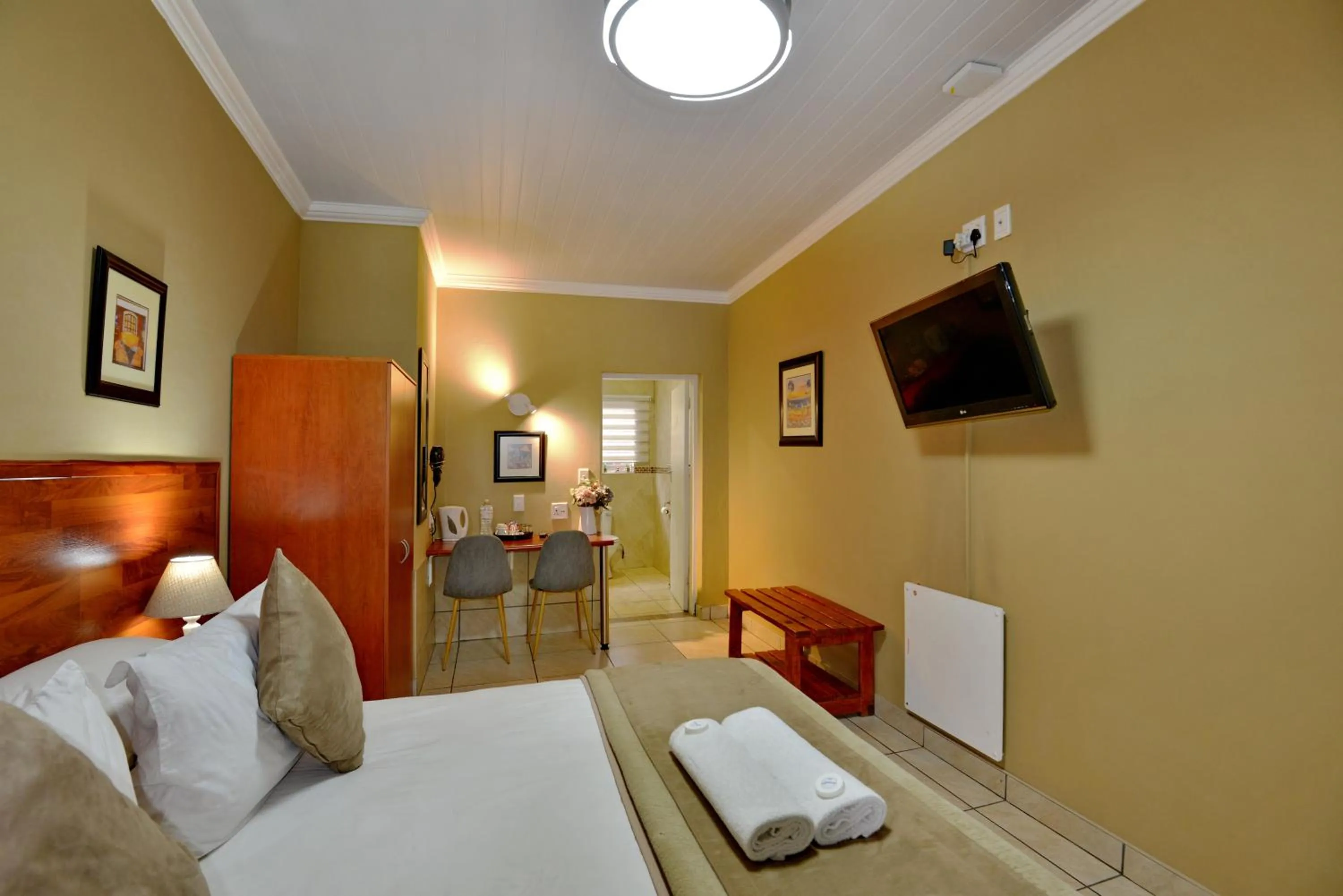 Bed in Sunrock Guesthouse