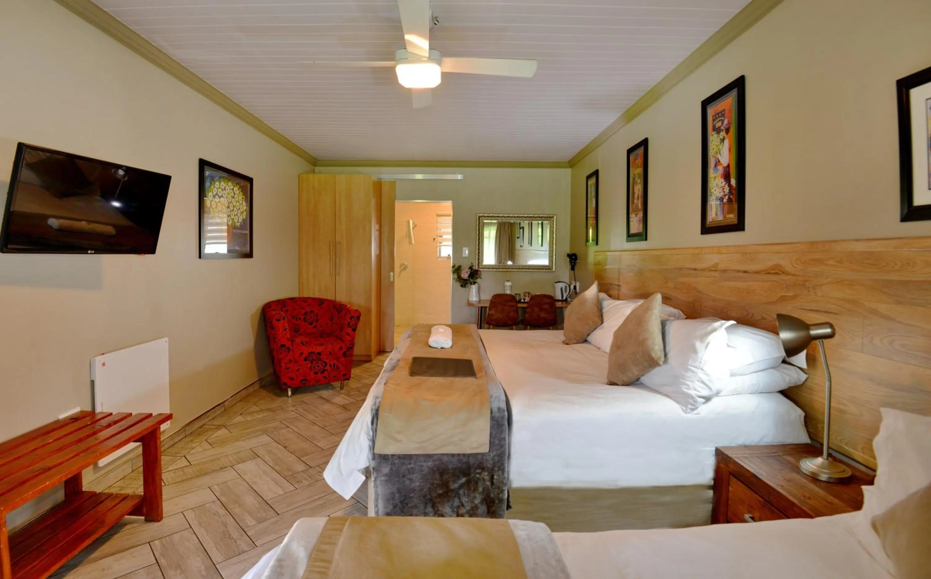 Bedroom, Bed in Sunrock Guesthouse