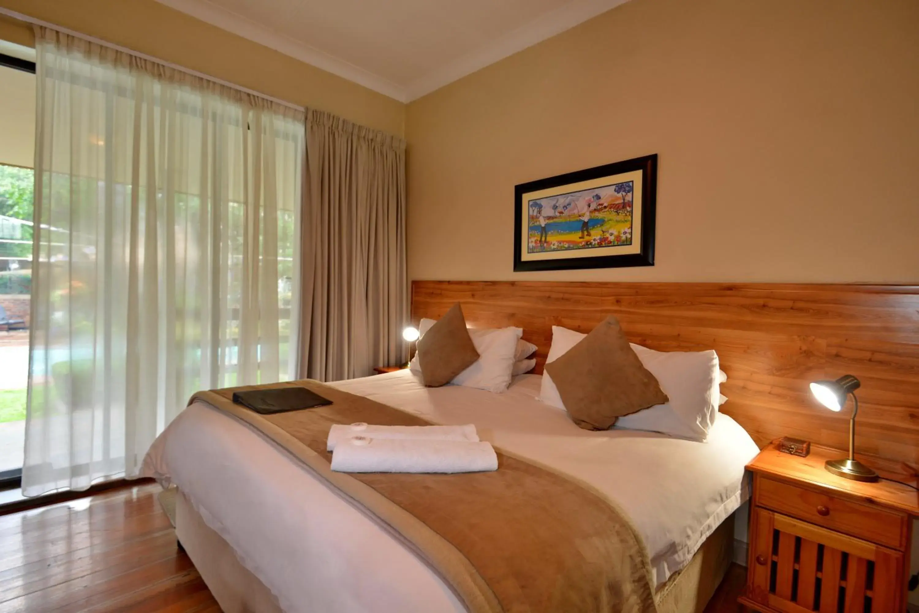 Standard King Room - single occupancy in Sunrock Guesthouse Standard King Room - single occupancy in Sunrock Guesthouse