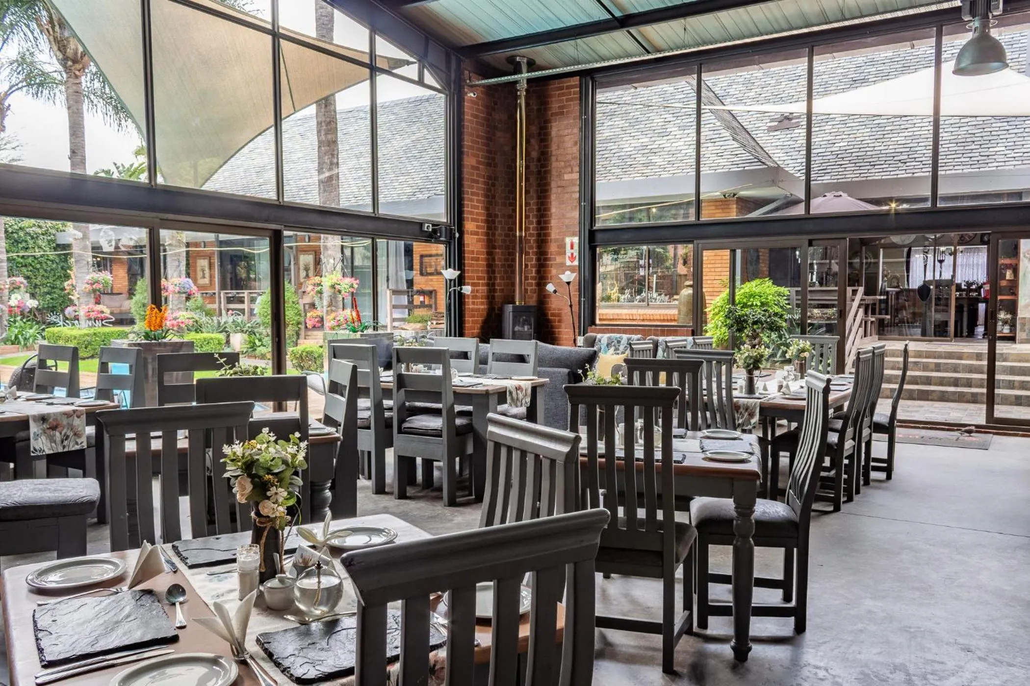 Dining area in Sunrock Guesthouse