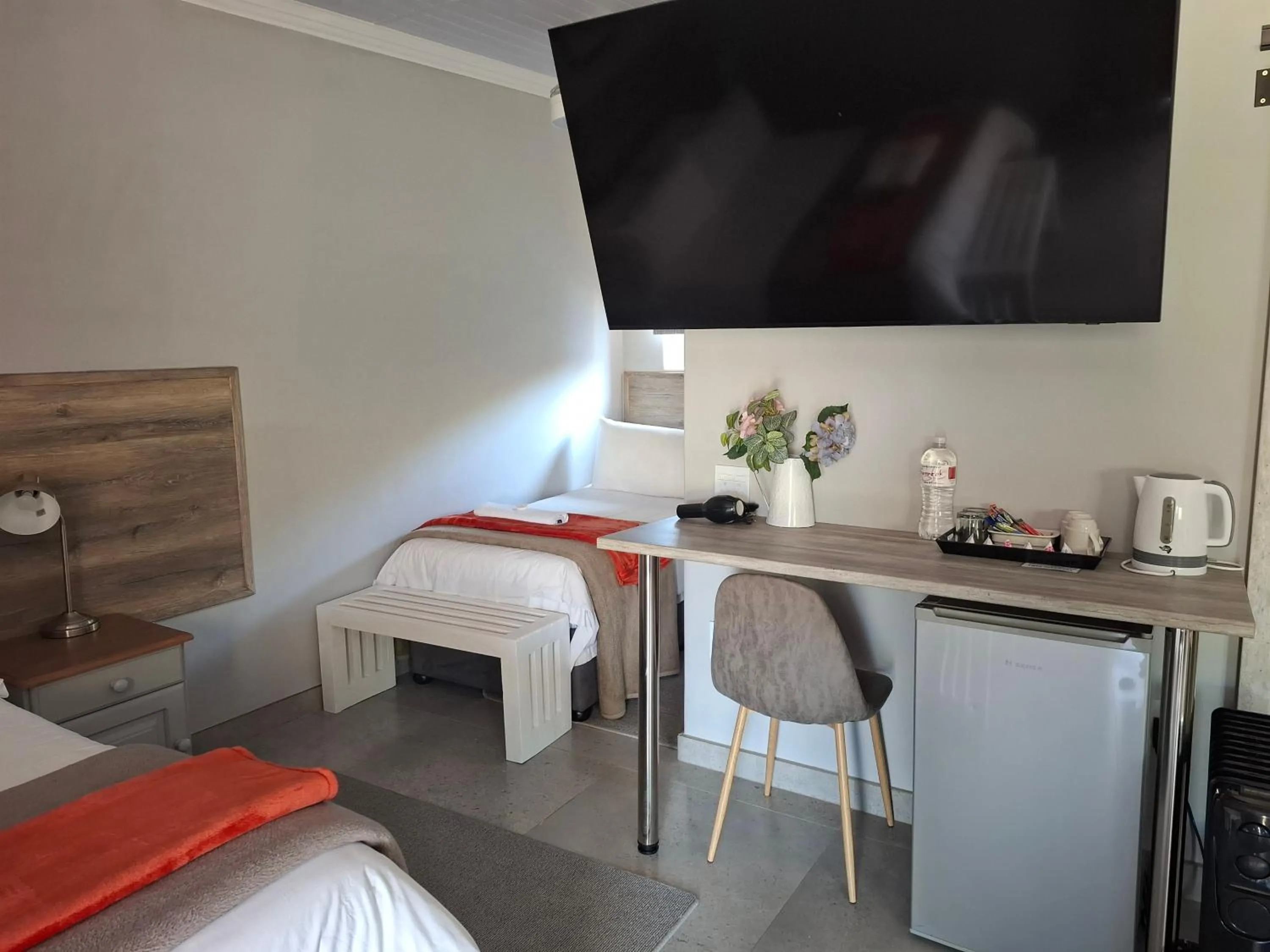 TV and multimedia, Bed in Sunrock Guesthouse