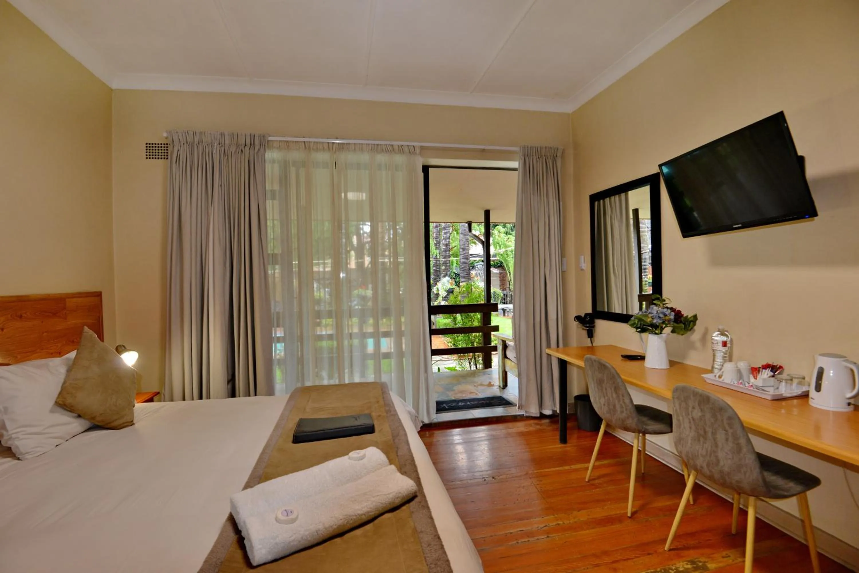 Bed in Sunrock Guesthouse