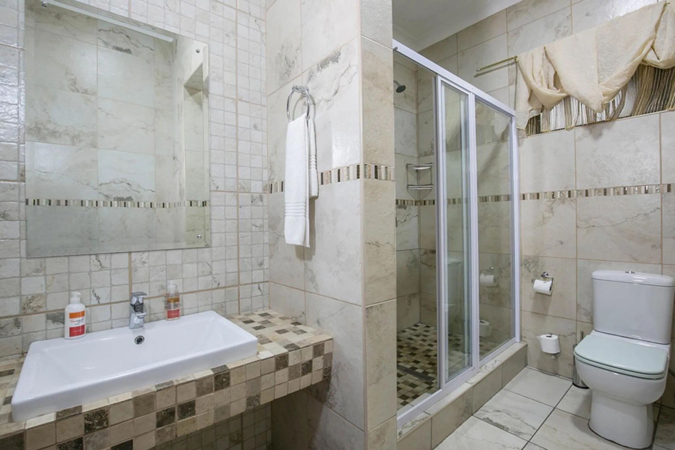 Bathroom in Sunrock Guesthouse