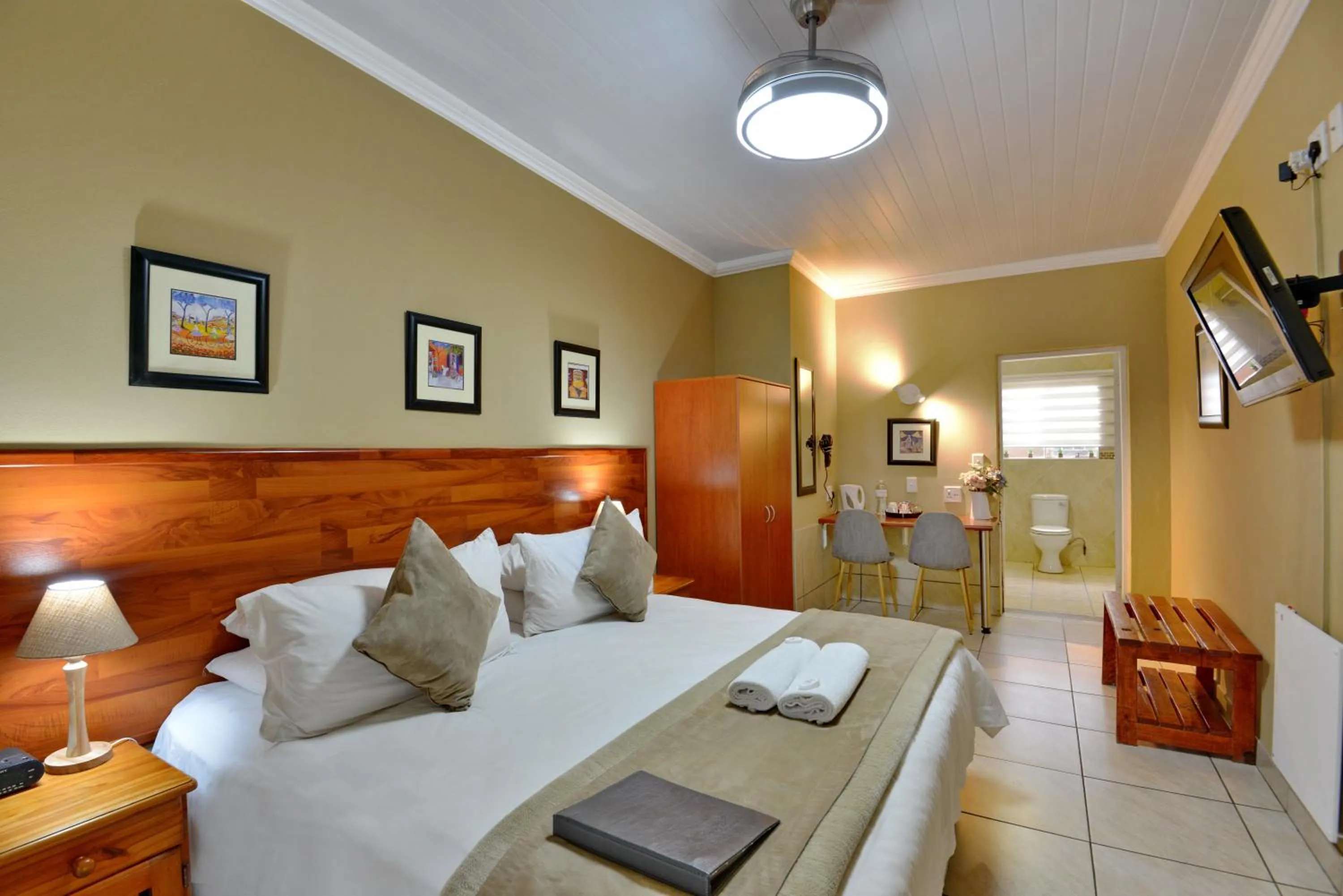 Bed in Sunrock Guesthouse