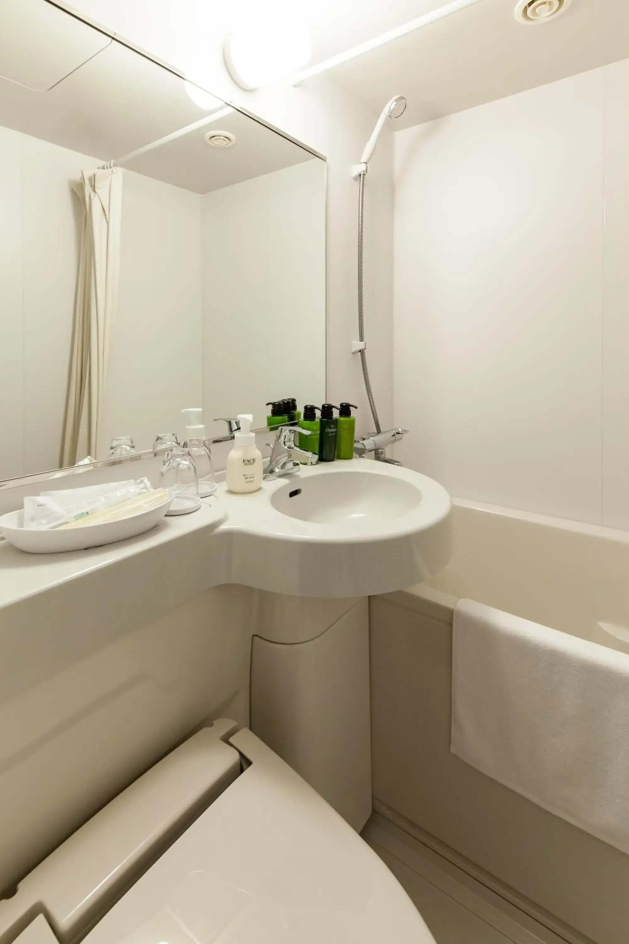 Twin Room - Non-Smoking in Y's HOTEL Hanshin Amagasaki Ekimae Twin Room - Non-Smoking in Y's HOTEL Hanshin Amagasaki Ekimae