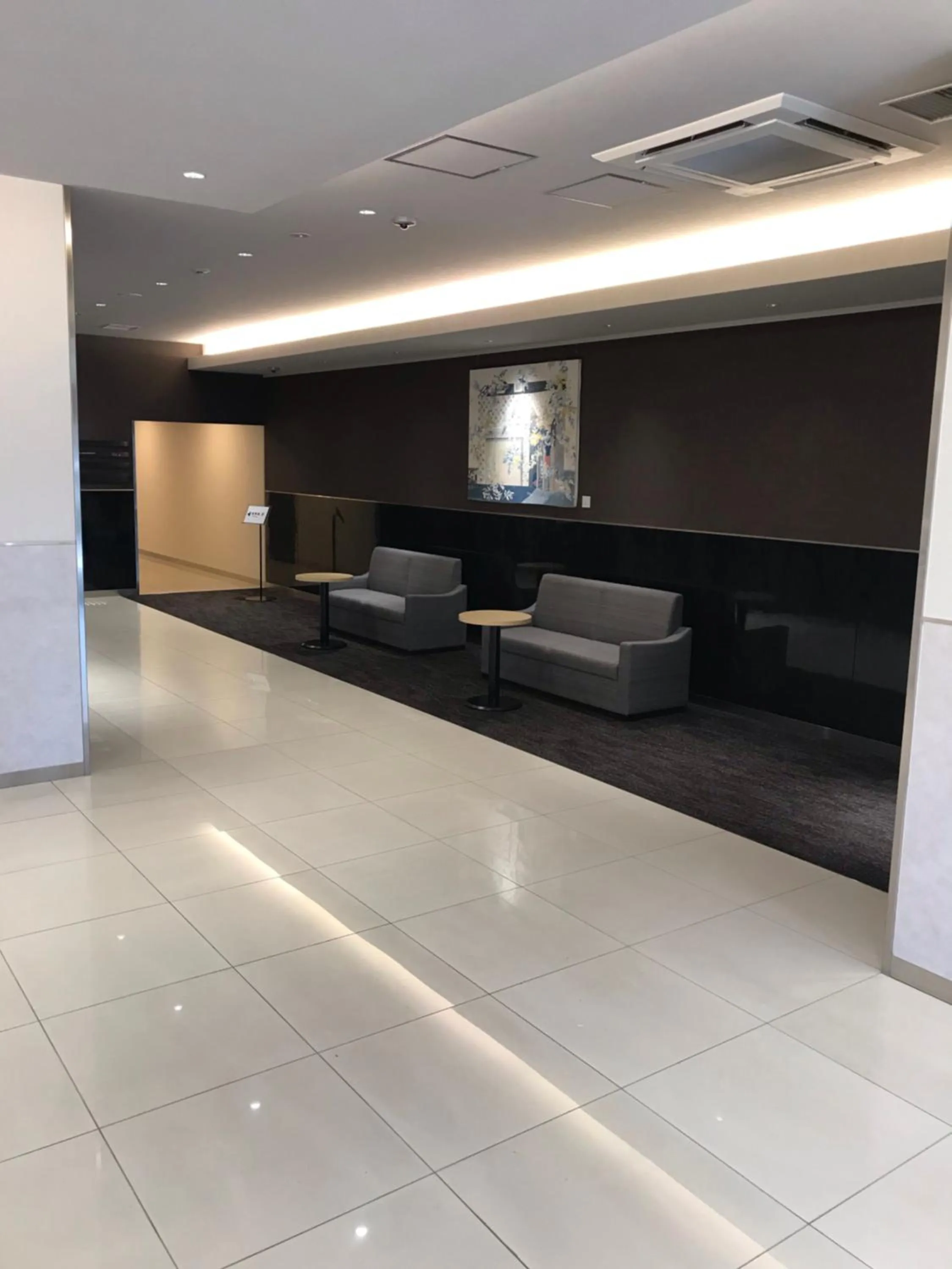 Lobby or reception in Y's HOTEL Hanshin Amagasaki Ekimae