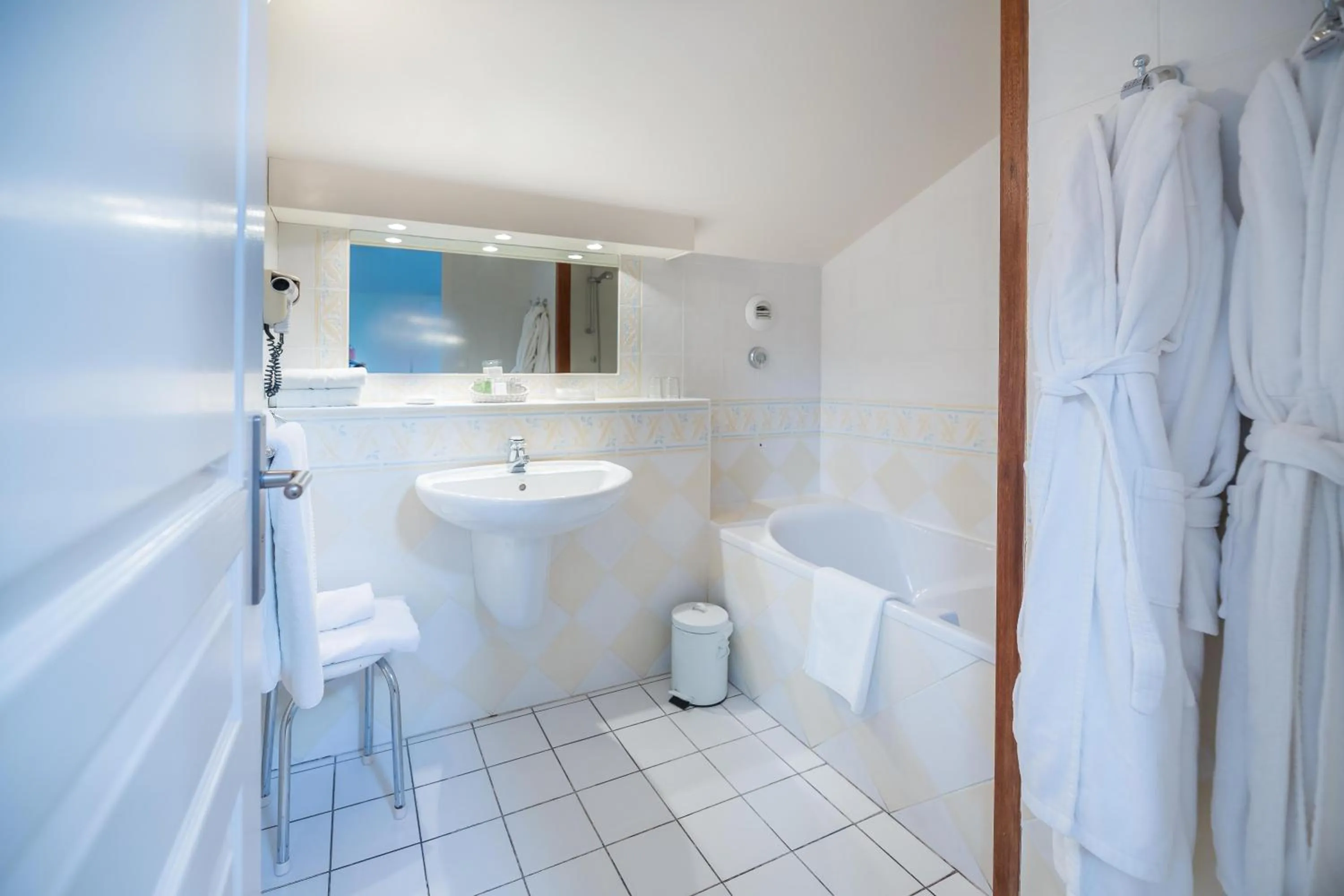 Bathroom in Hôtel Ithurria - Teritoria