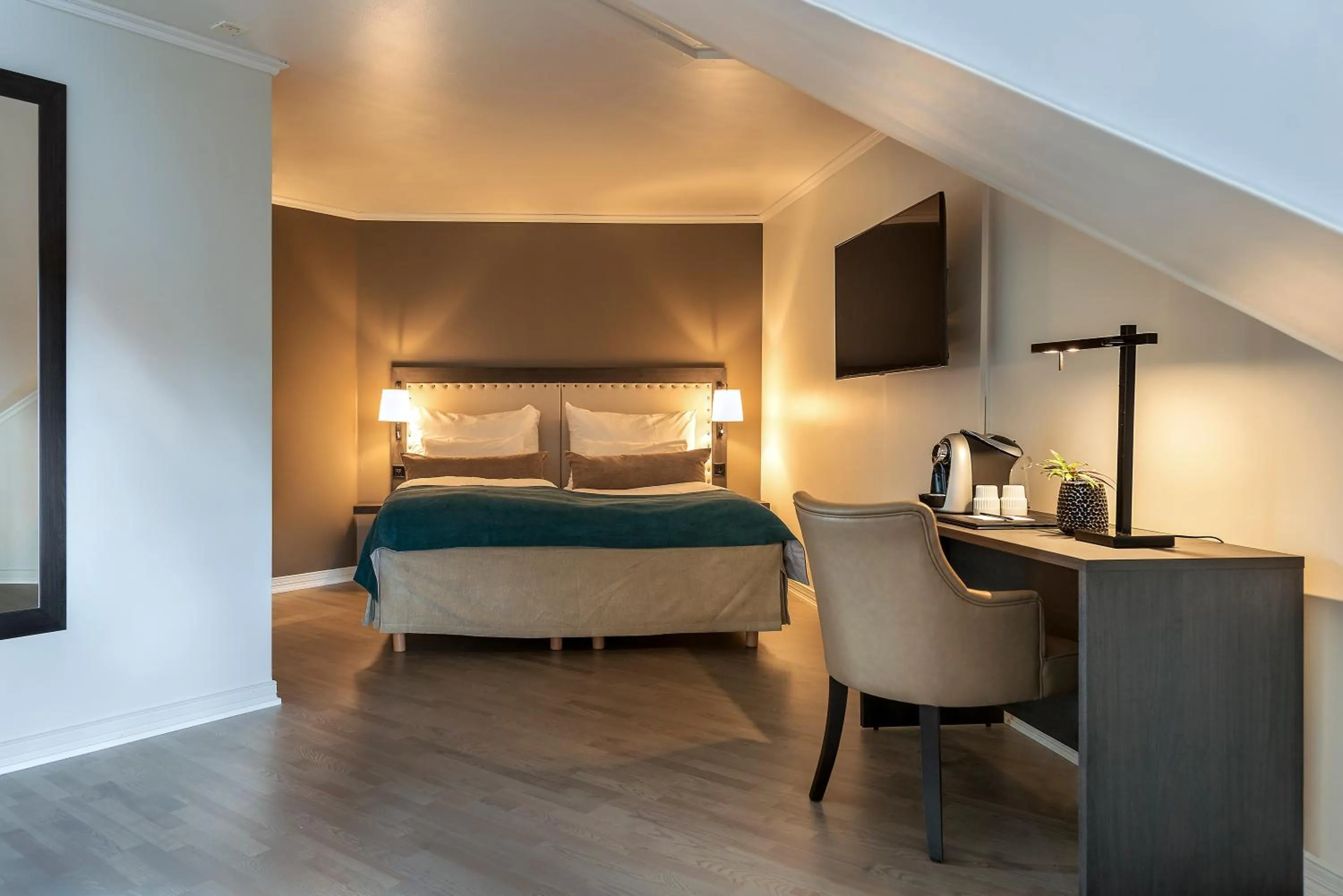 Coffee/tea facilities, Bed in Clarion Hotel Oslo Airport