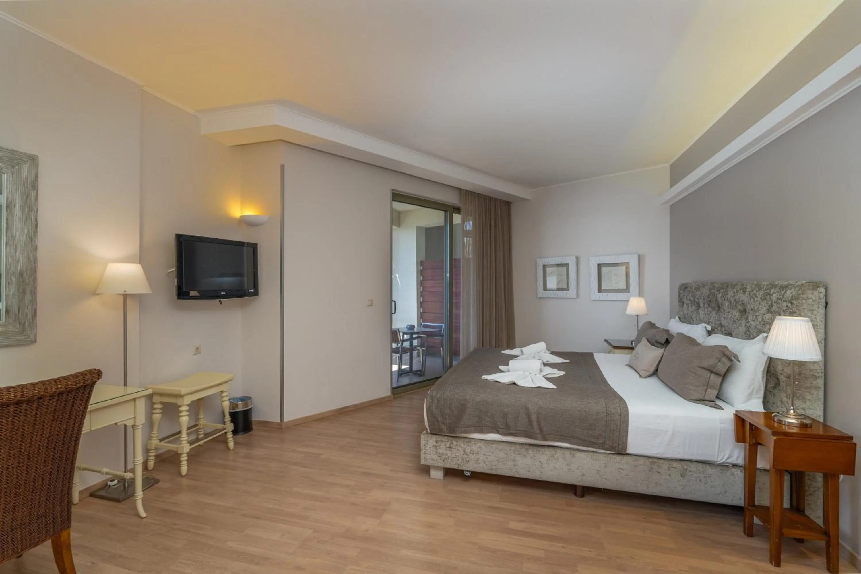 Bed in San Nicolas Resort Hotel