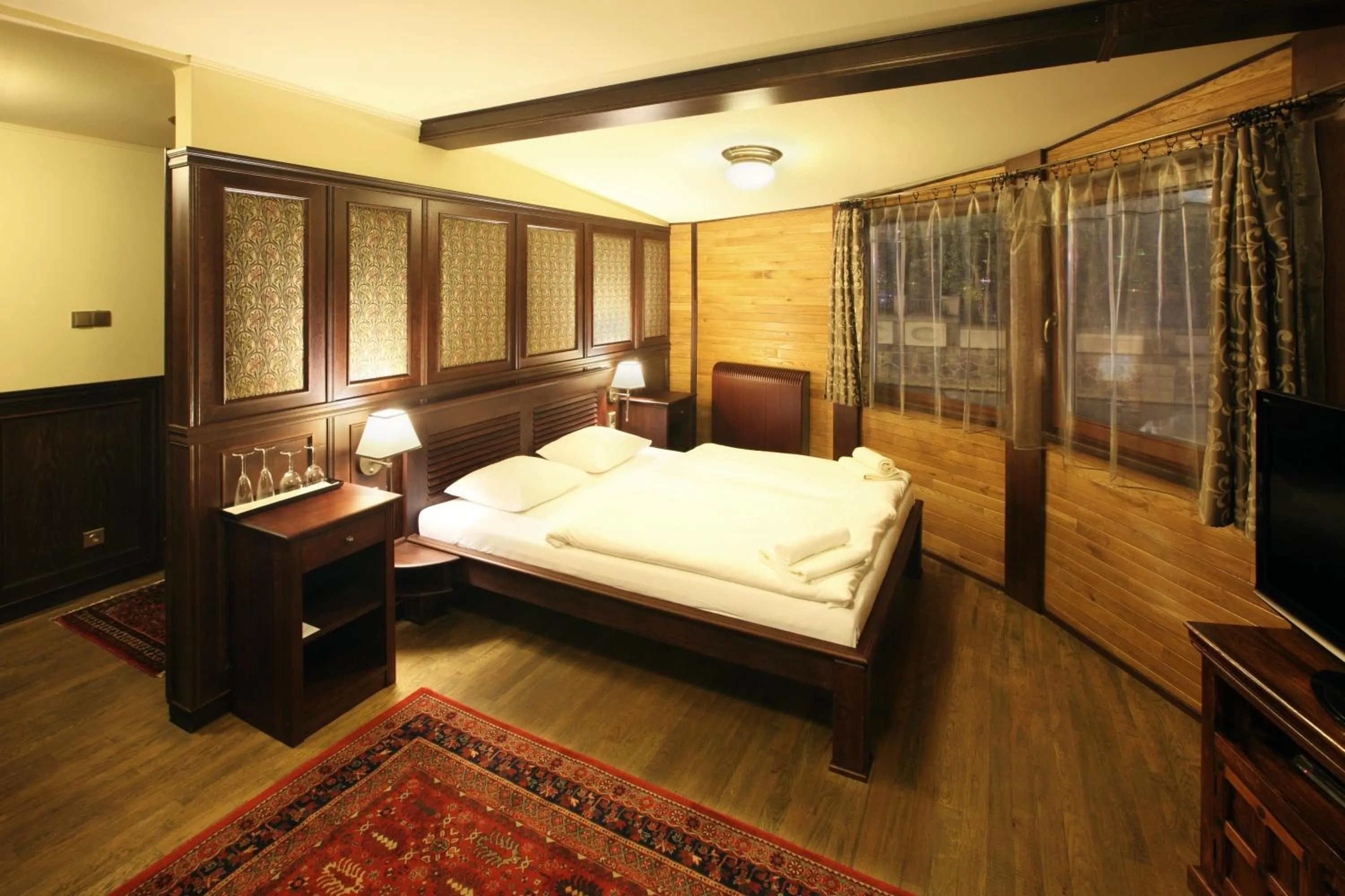 Photo of the whole room, Bed in Boat Hotel Matylda