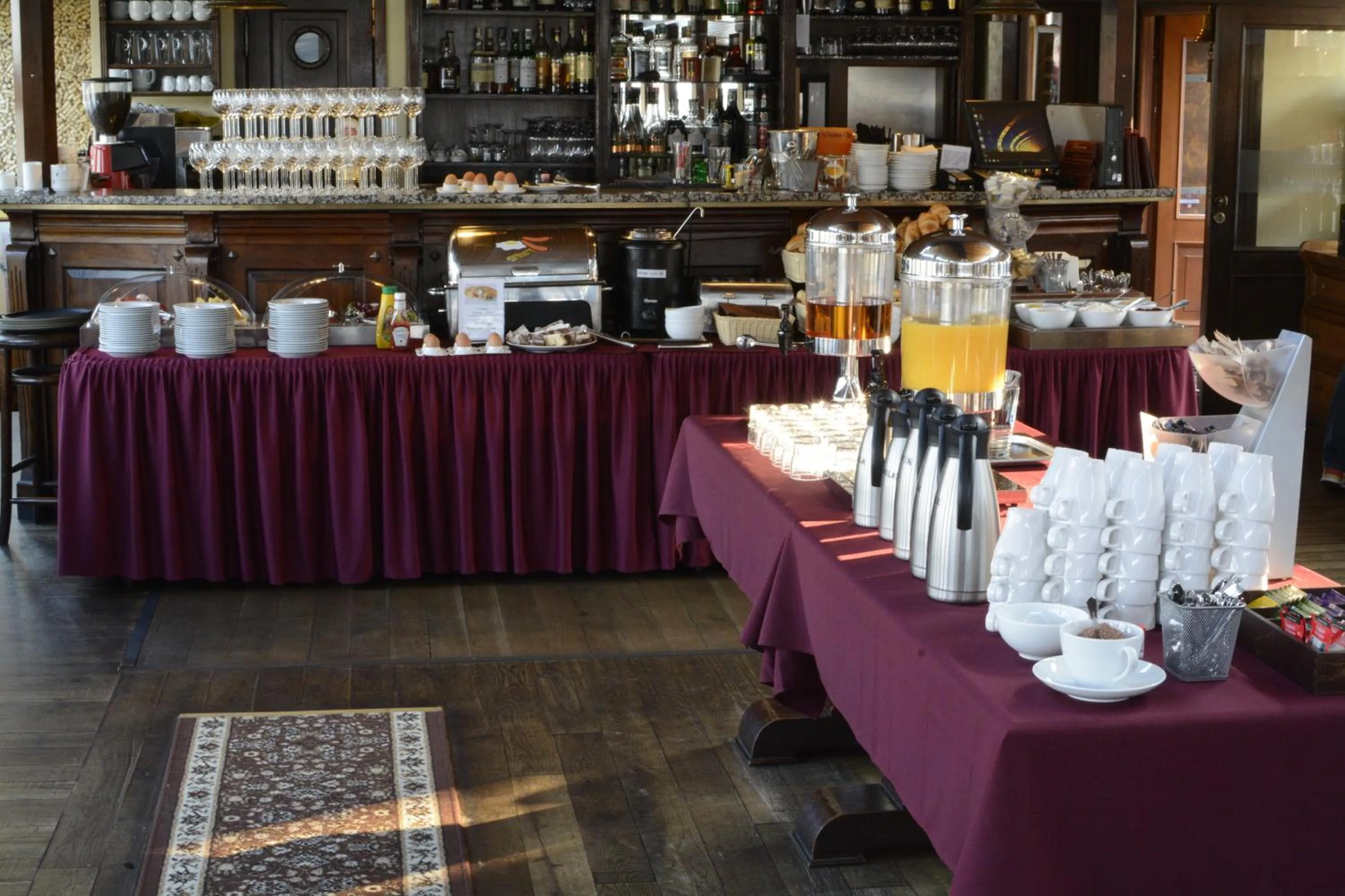 Restaurant/places to eat in Boat Hotel Matylda