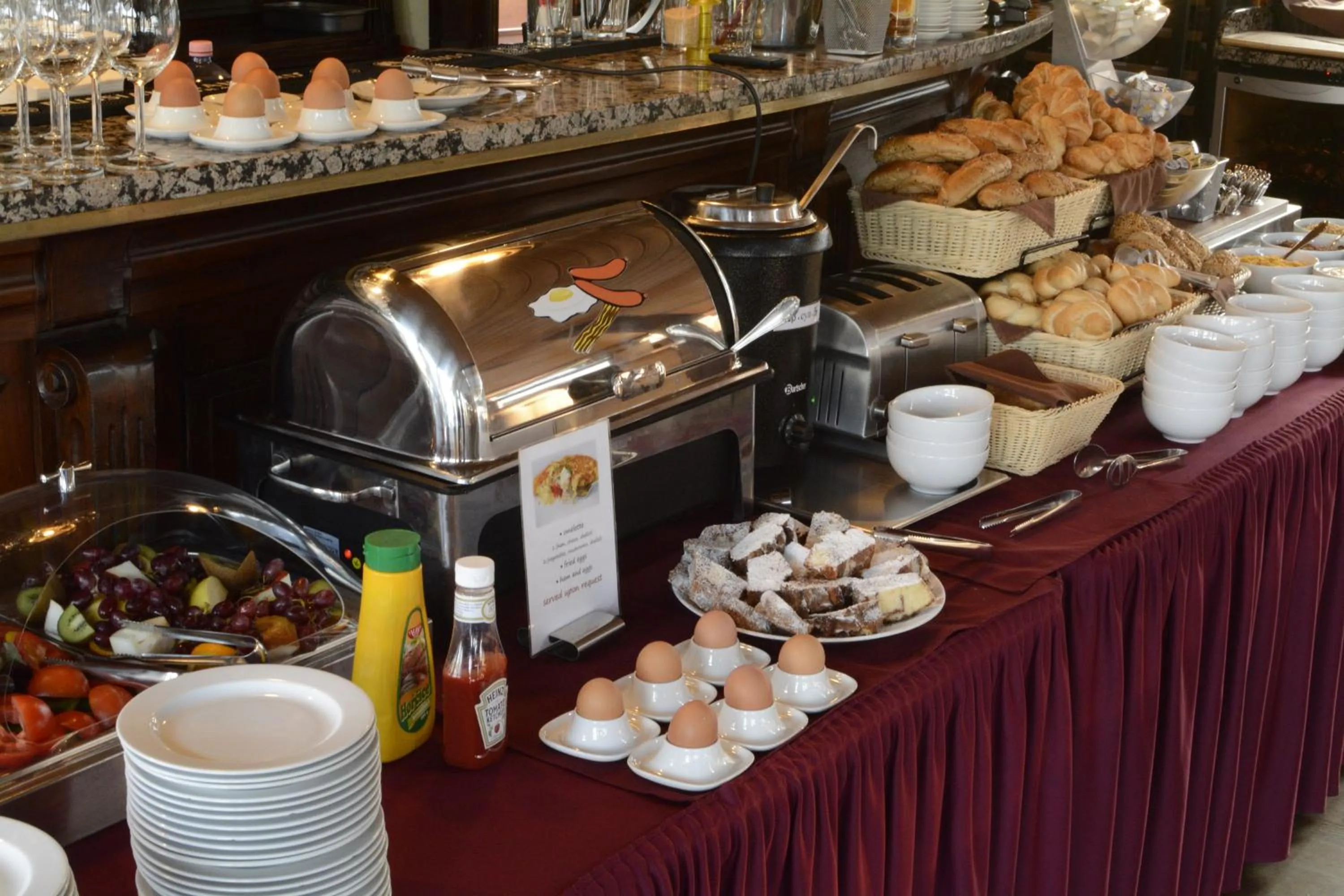 Restaurant/places to eat in Boat Hotel Matylda