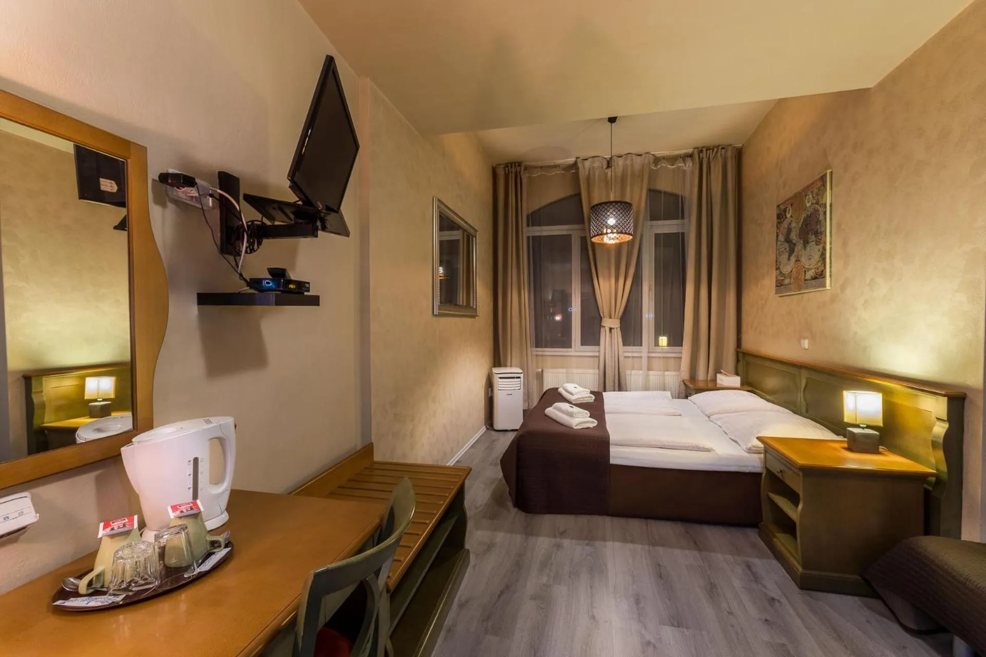 Bedroom, Bed in Augustus et Otto Hotel