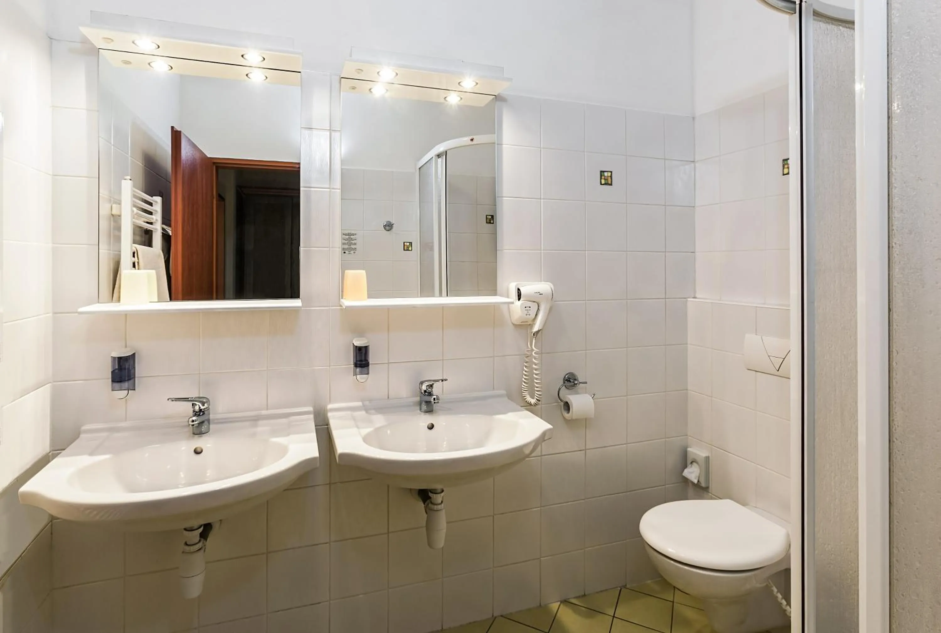 Bathroom in Augustus et Otto Hotel