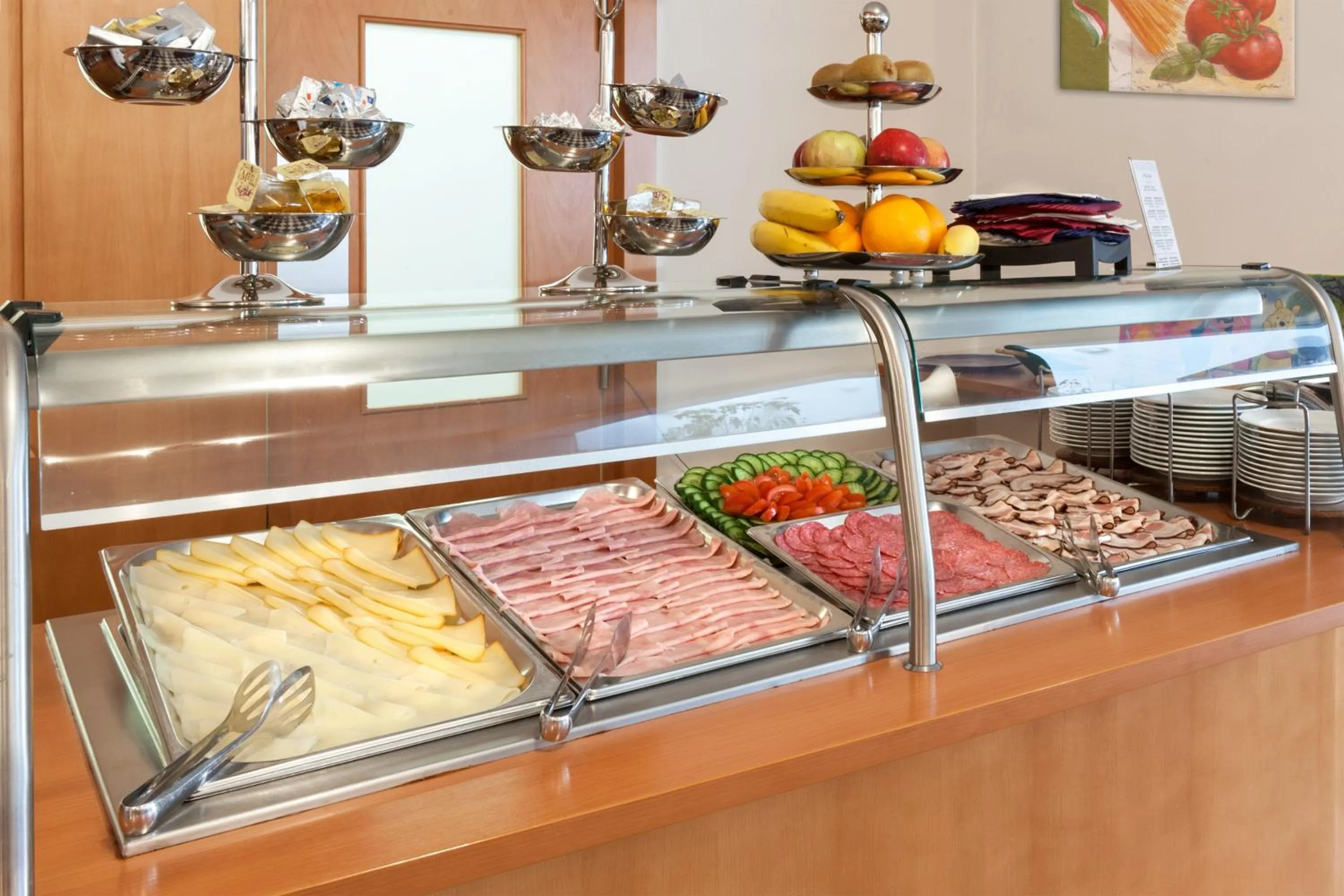 Buffet breakfast in Augustus et Otto Hotel