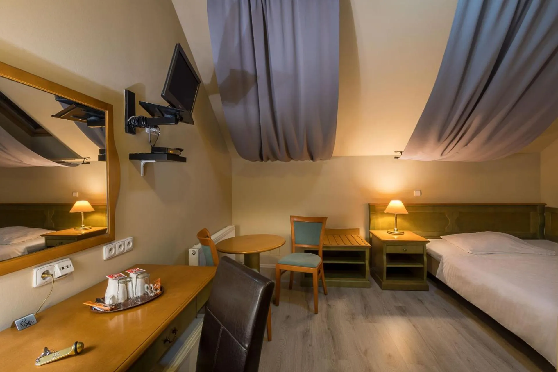 Bedroom, Bed in Augustus et Otto Hotel