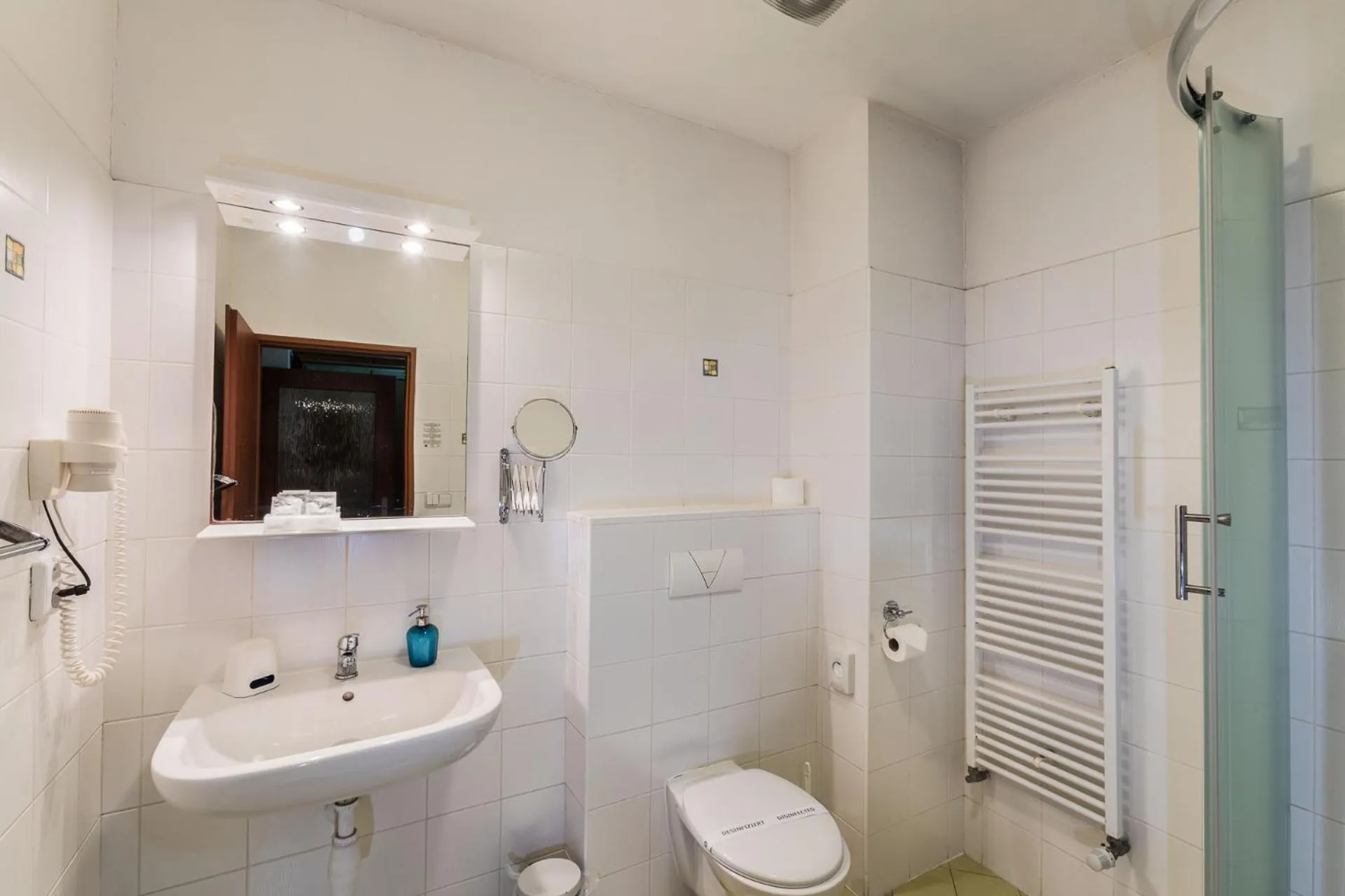 Bathroom in Augustus et Otto Hotel