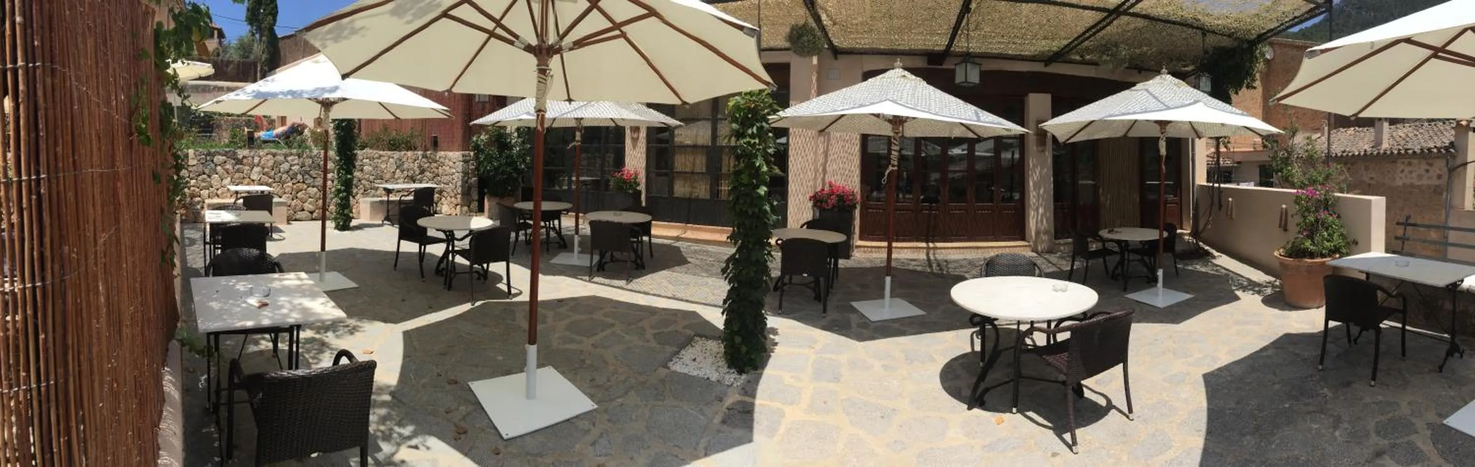 Patio in Hotel y Apartamentos DES PUIG