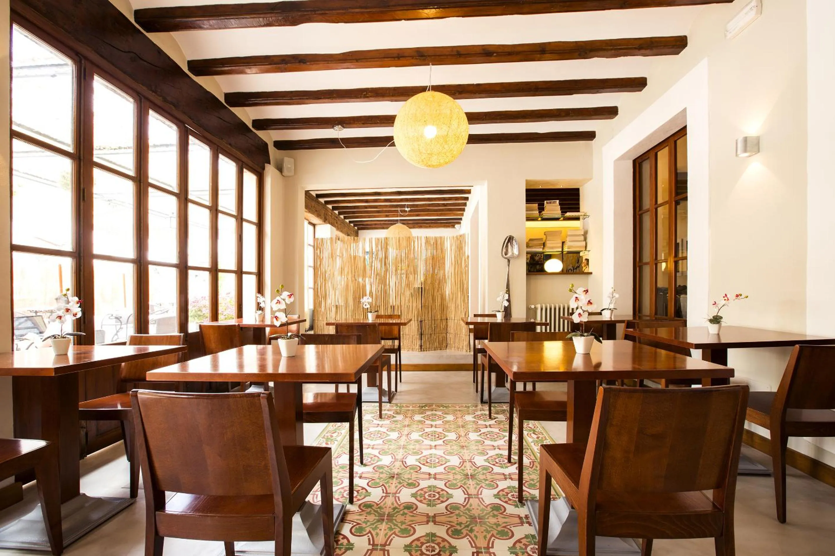 Area and facilities in Hotel y Apartamentos DES PUIG