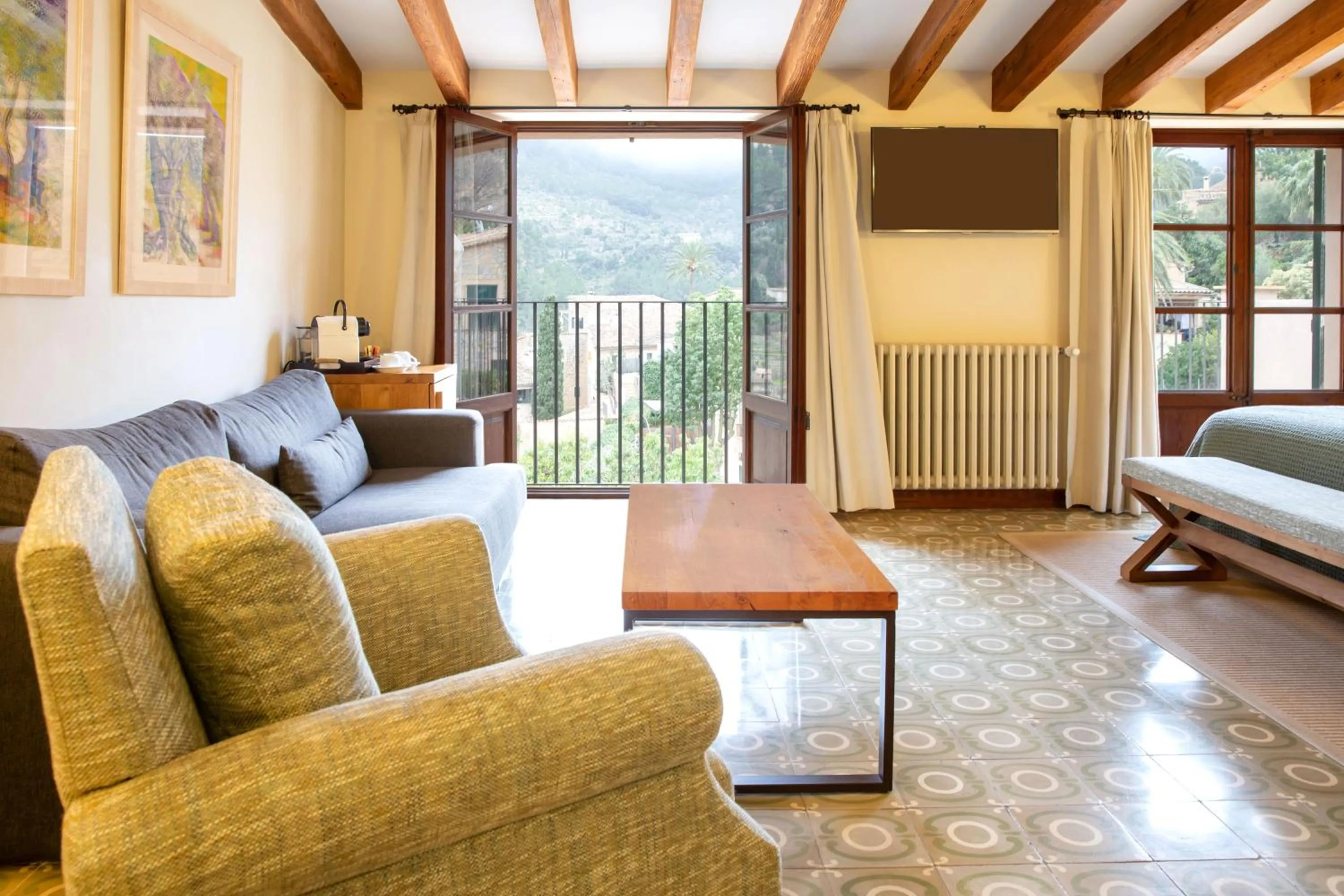 Seating area in Hotel y Apartamentos DES PUIG