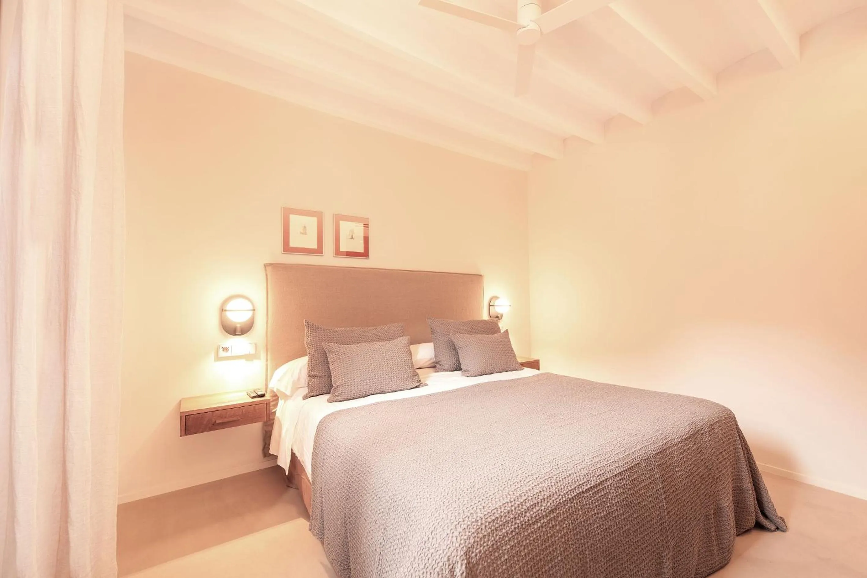 Bedroom, Bed in Hotel y Apartamentos DES PUIG