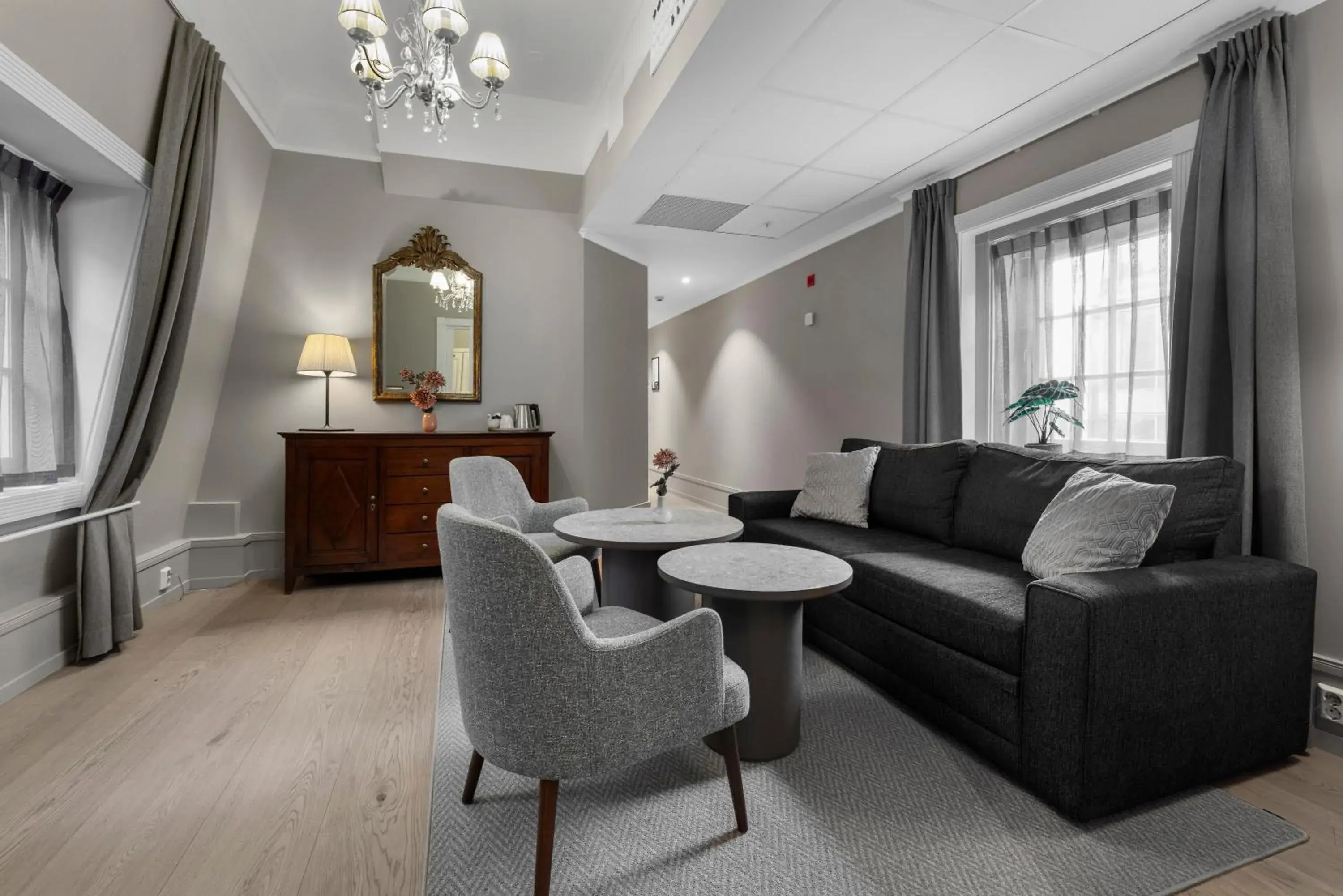 Suite in Home Hotel Bastion Suite in Home Hotel Bastion