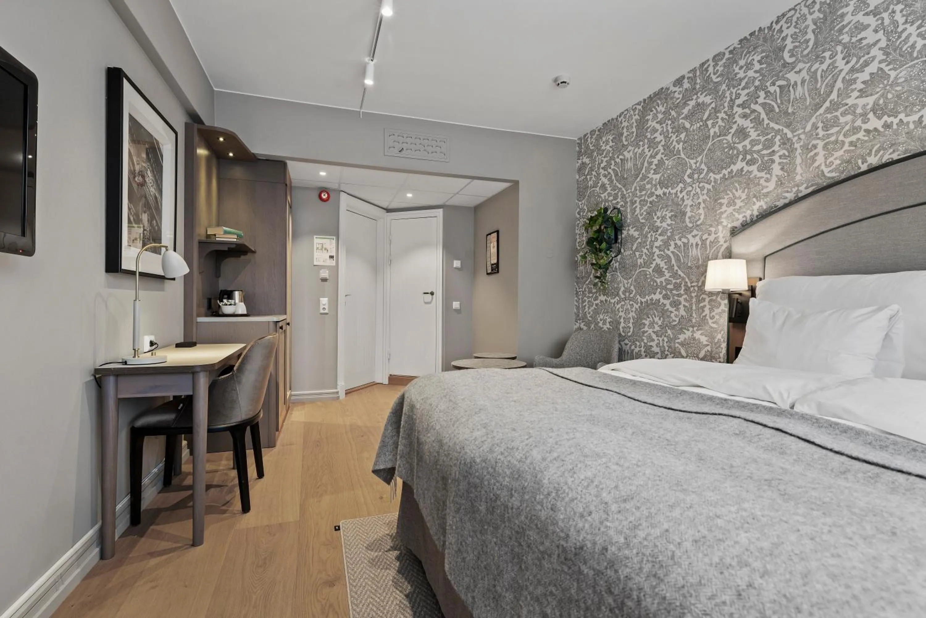 Bedroom, Bed in Home Hotel Bastion