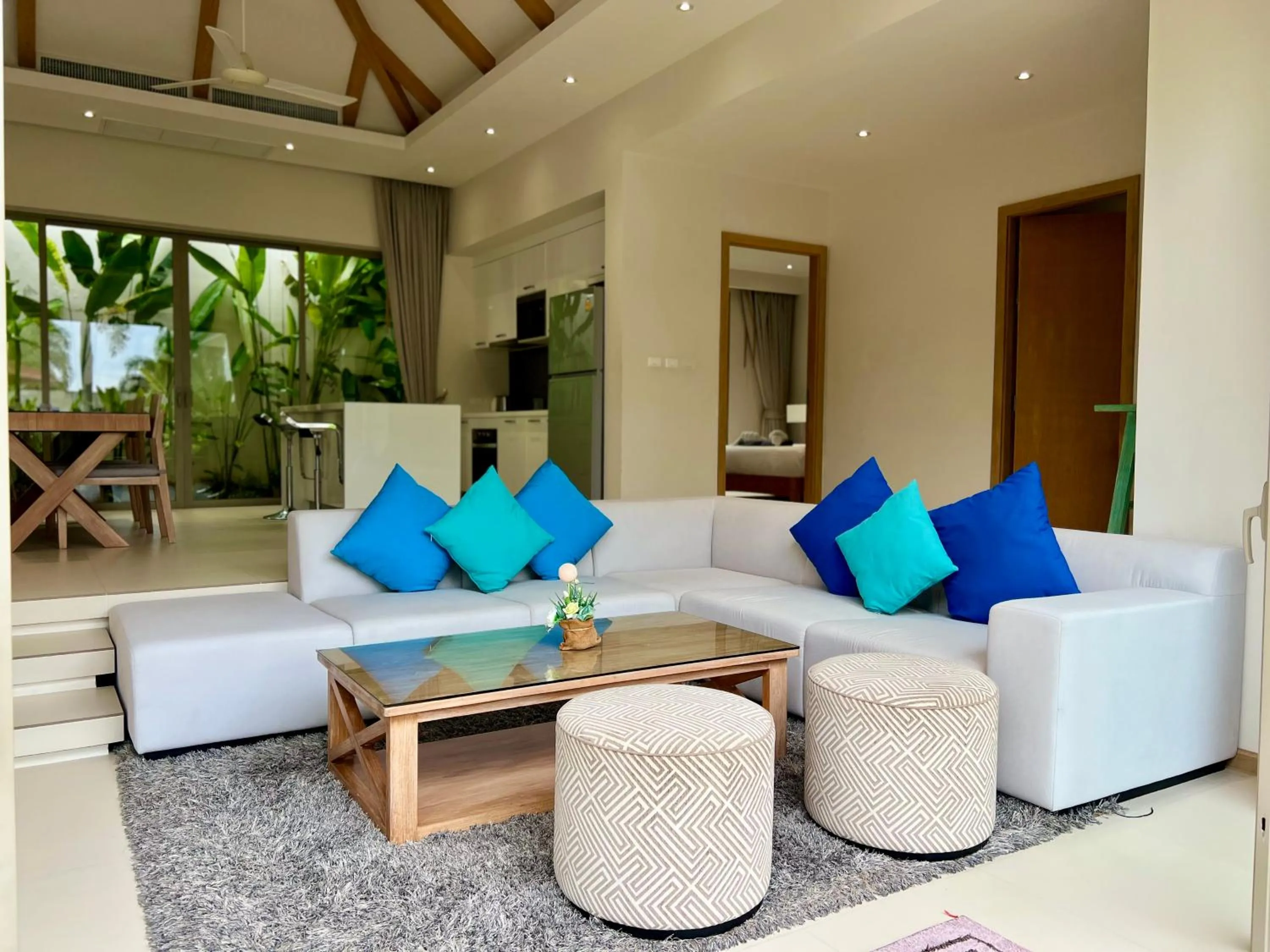 Living room in Trichada Villas by RESAVA