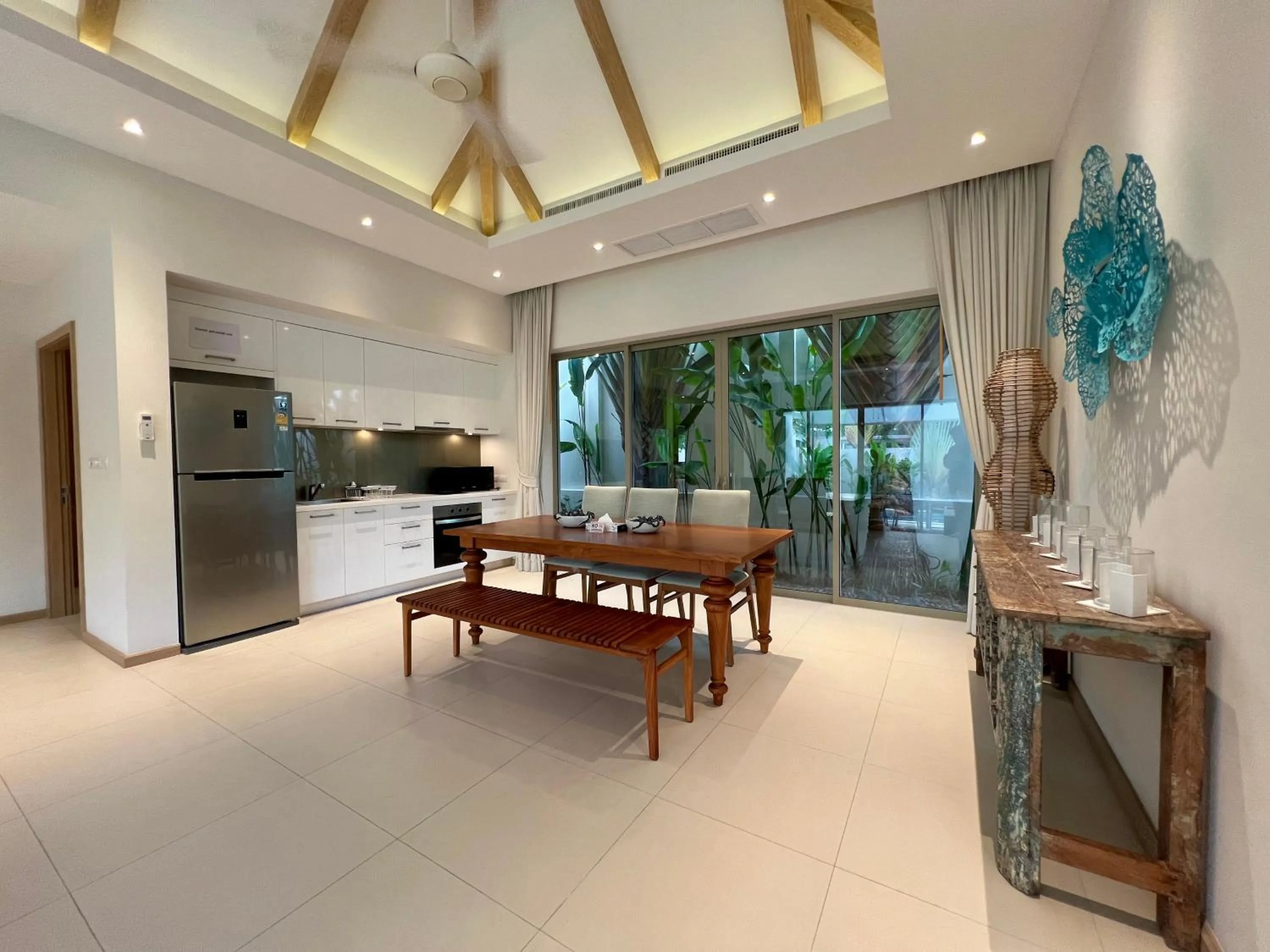 Dining area in Trichada Villas by RESAVA