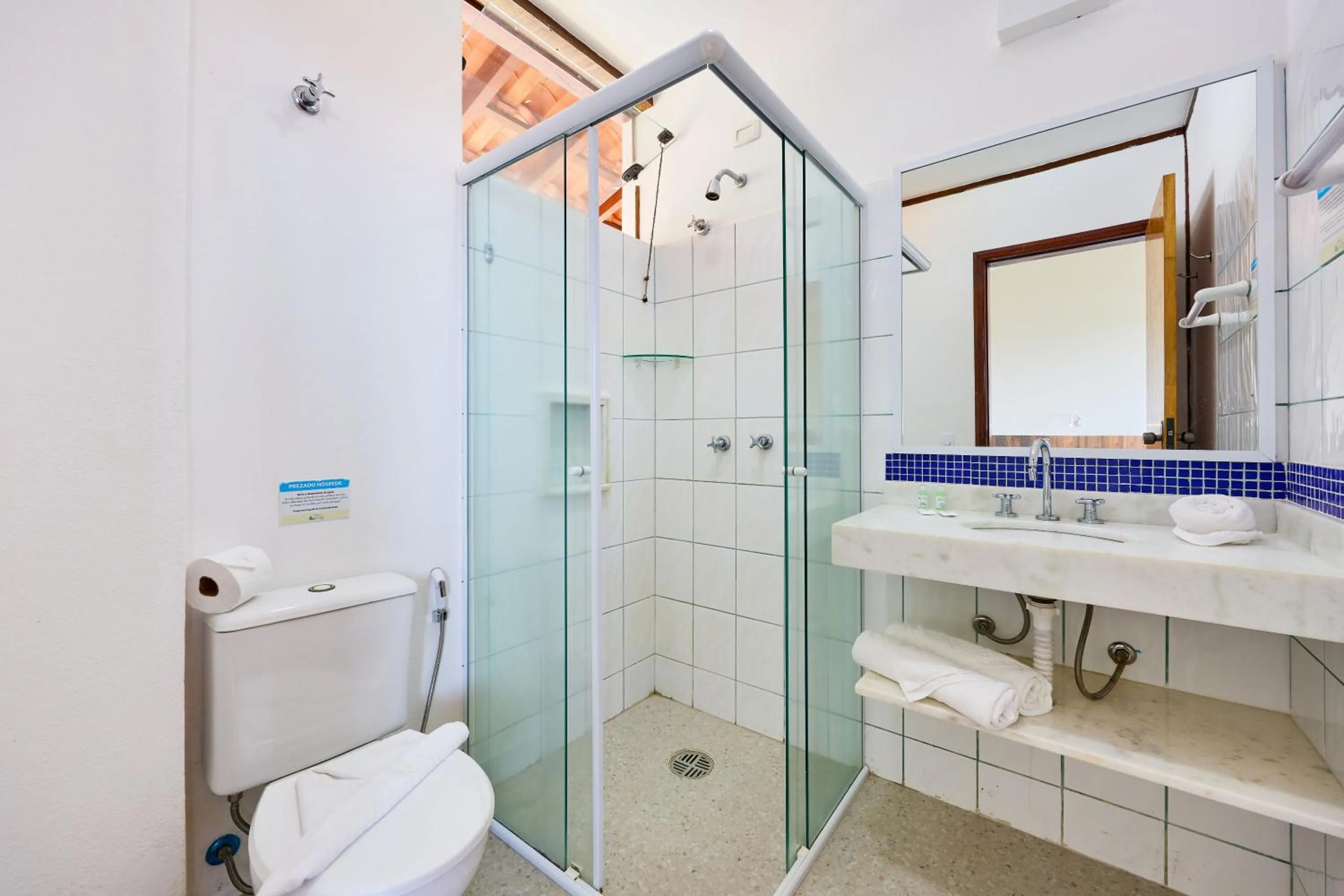 Bathroom in Hotel Coquille