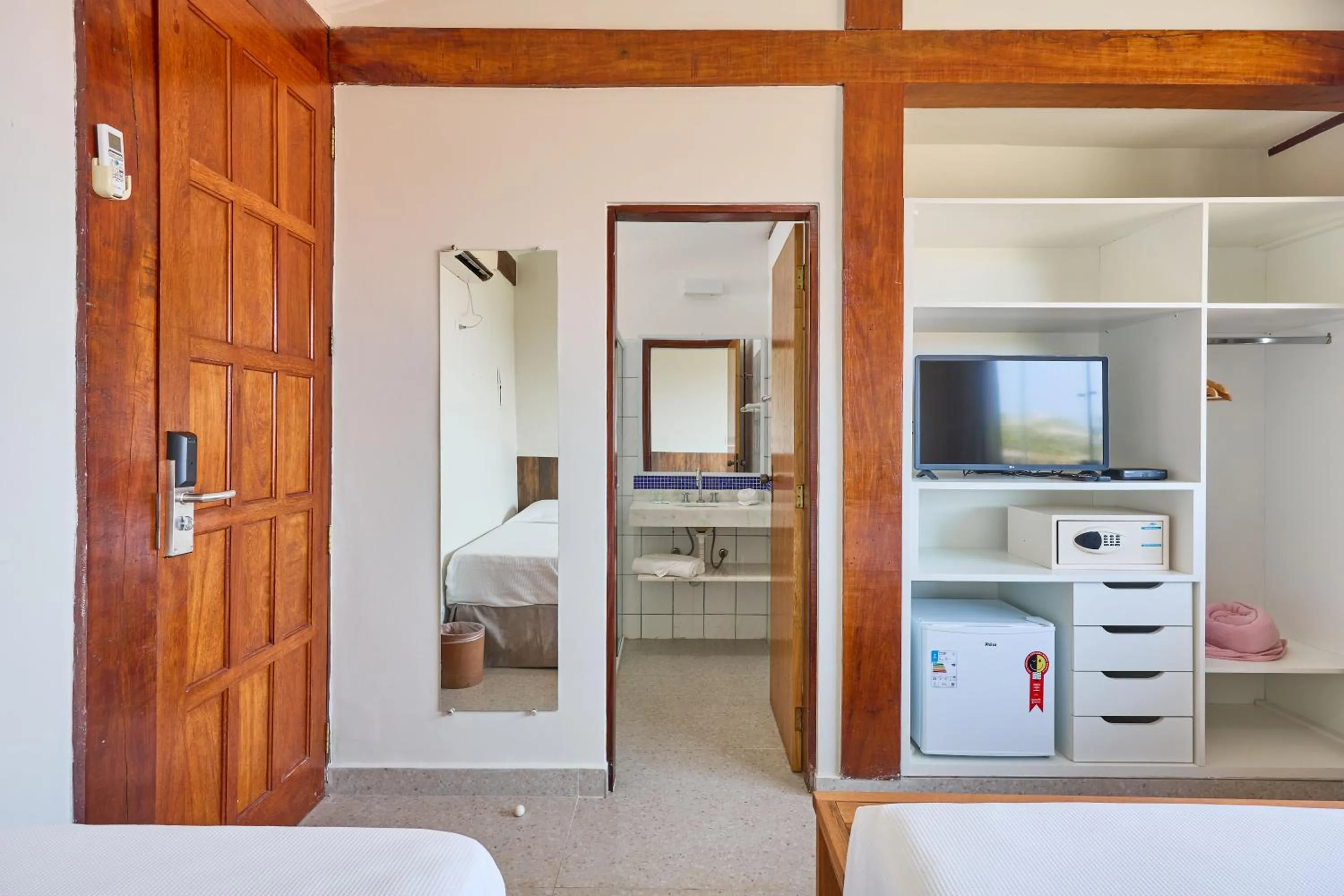 TV and multimedia, Bed in Hotel Coquille