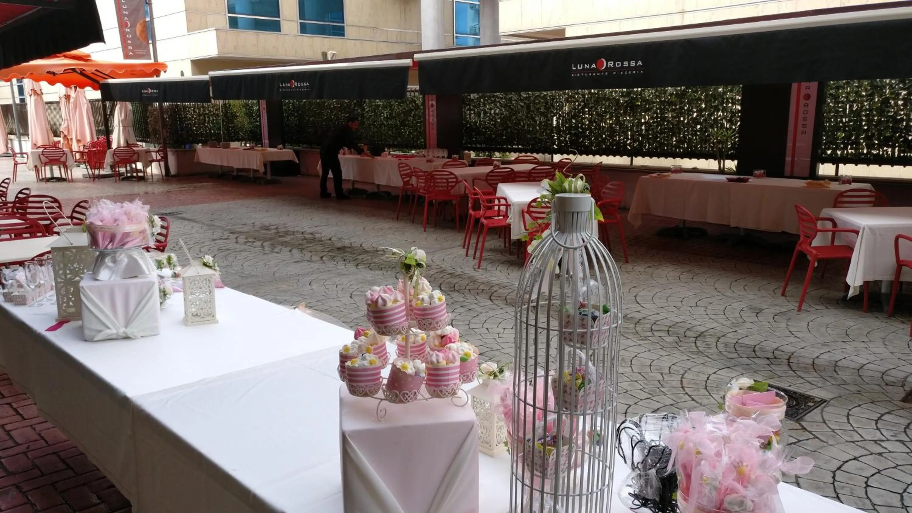 Restaurant/places to eat in Rama Palace Hotel