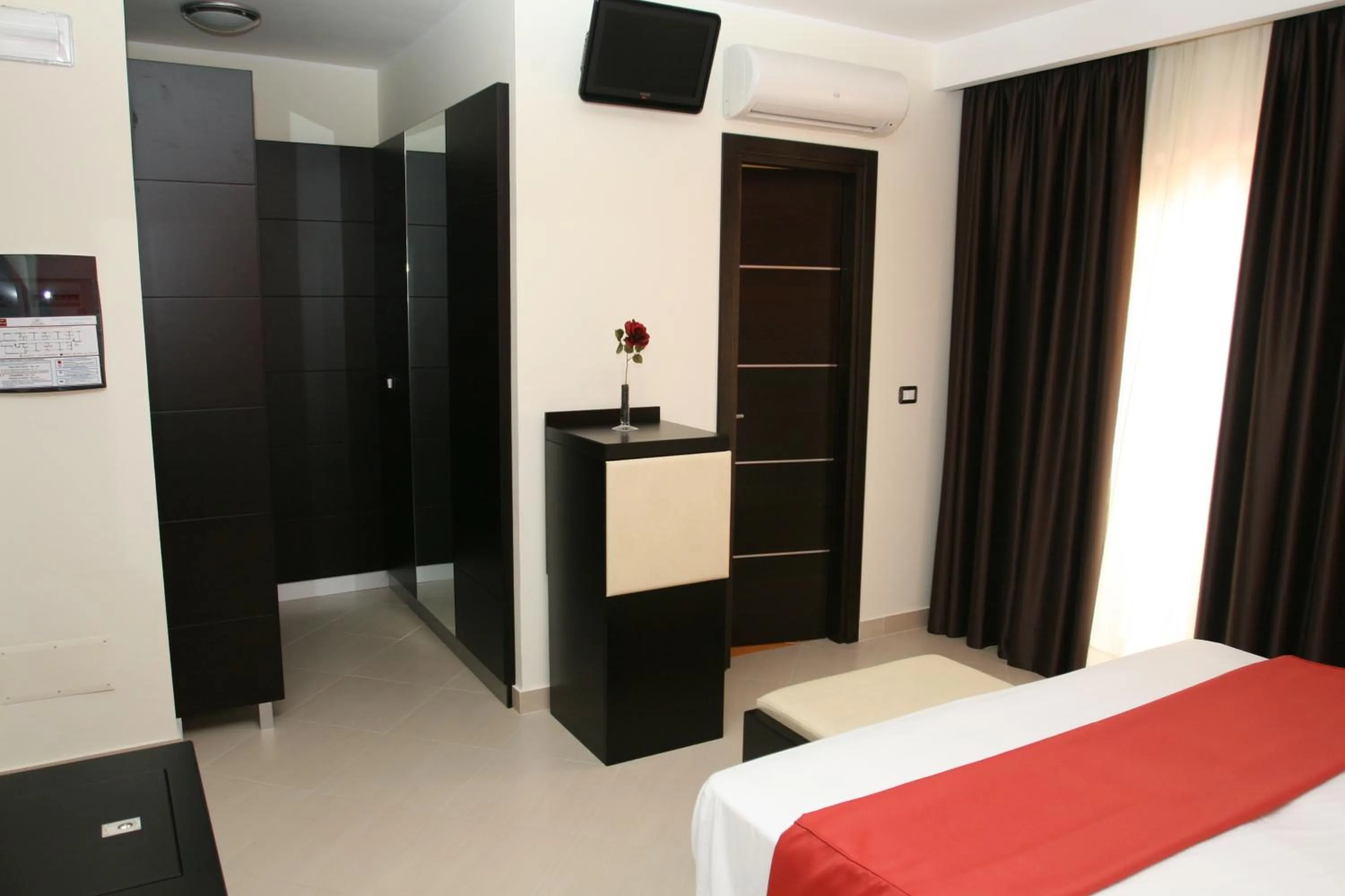 Coffee/tea facilities, Bed in Rama Palace Hotel