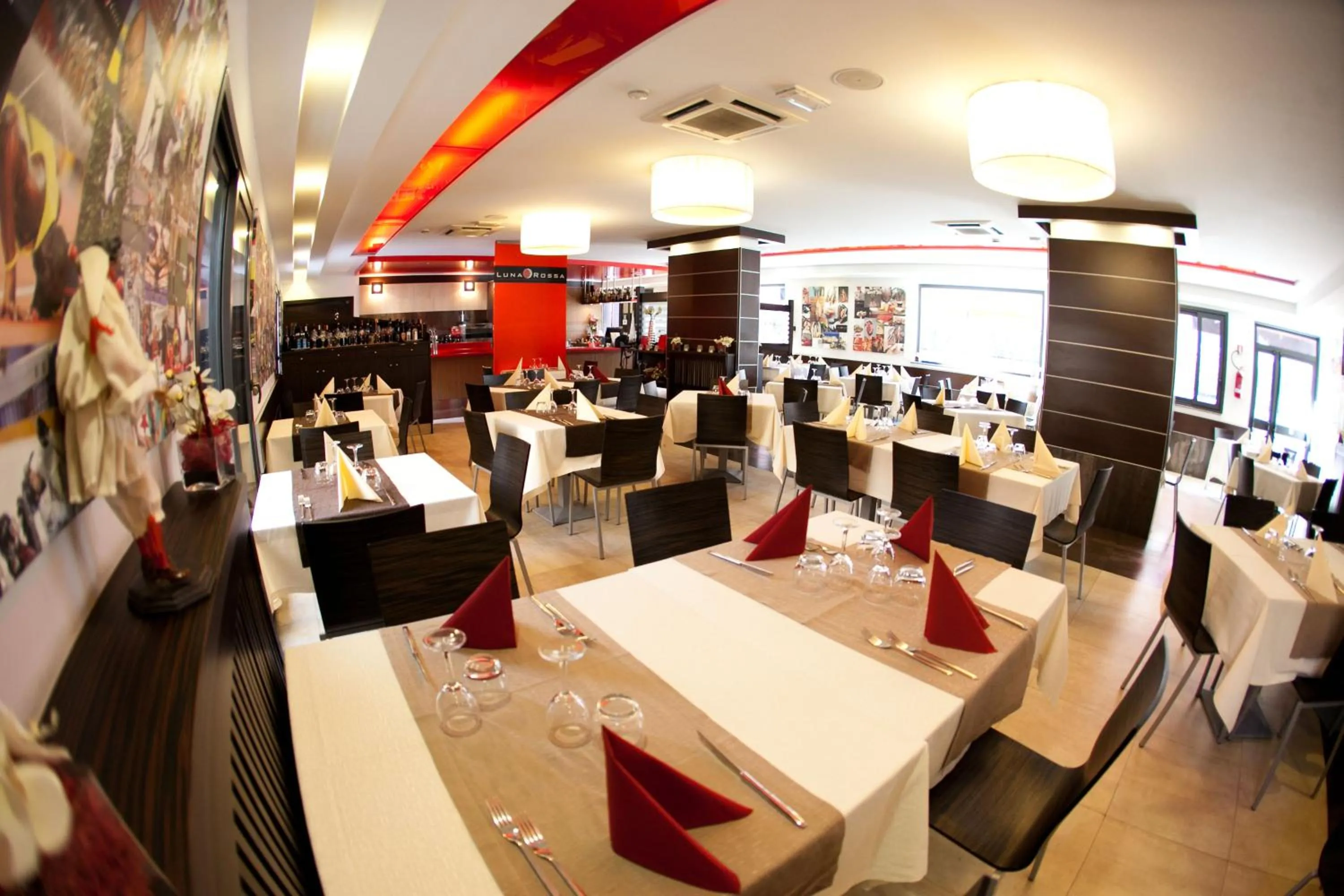 Restaurant/places to eat in Rama Palace Hotel