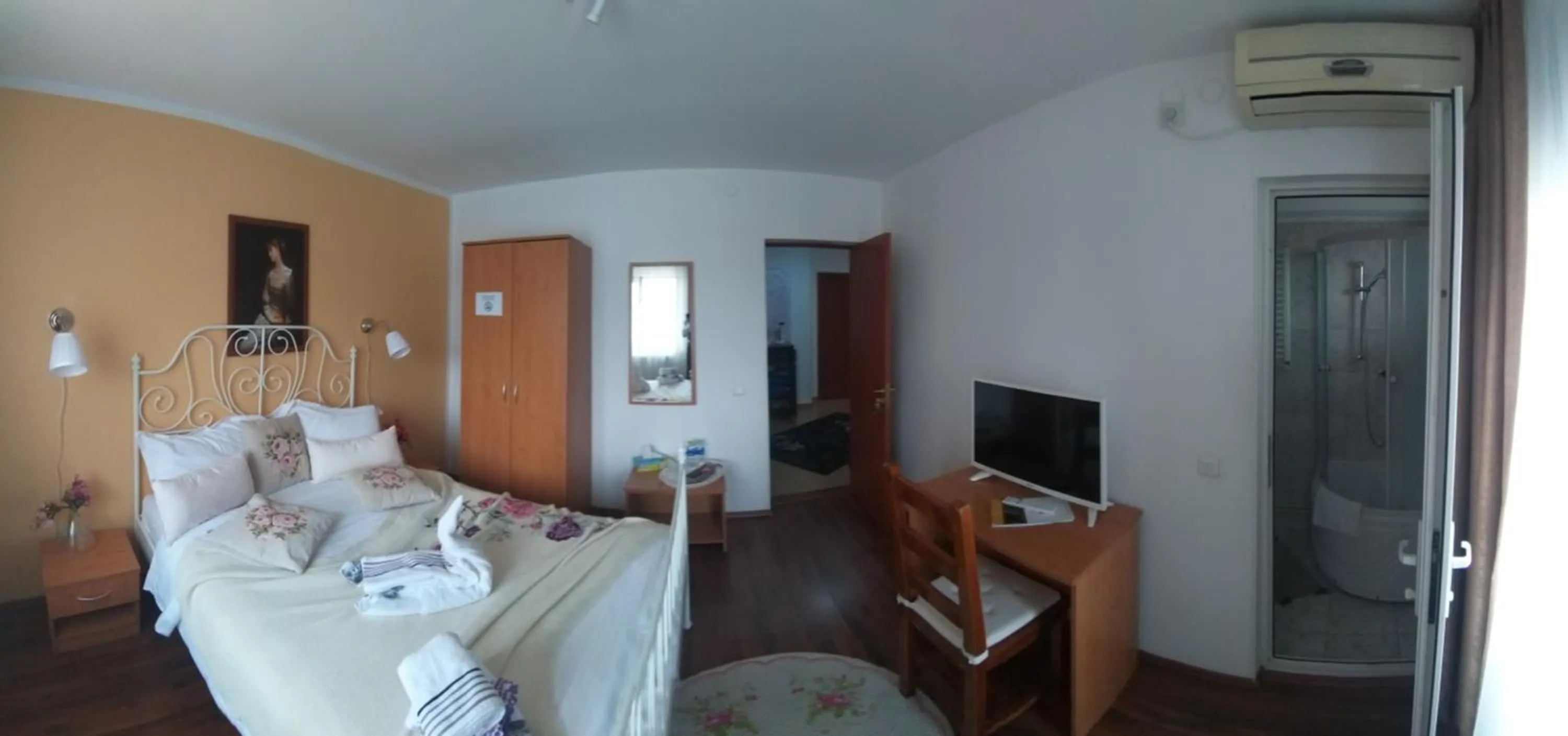 Photo of the whole room, Bed in La Casa Nord