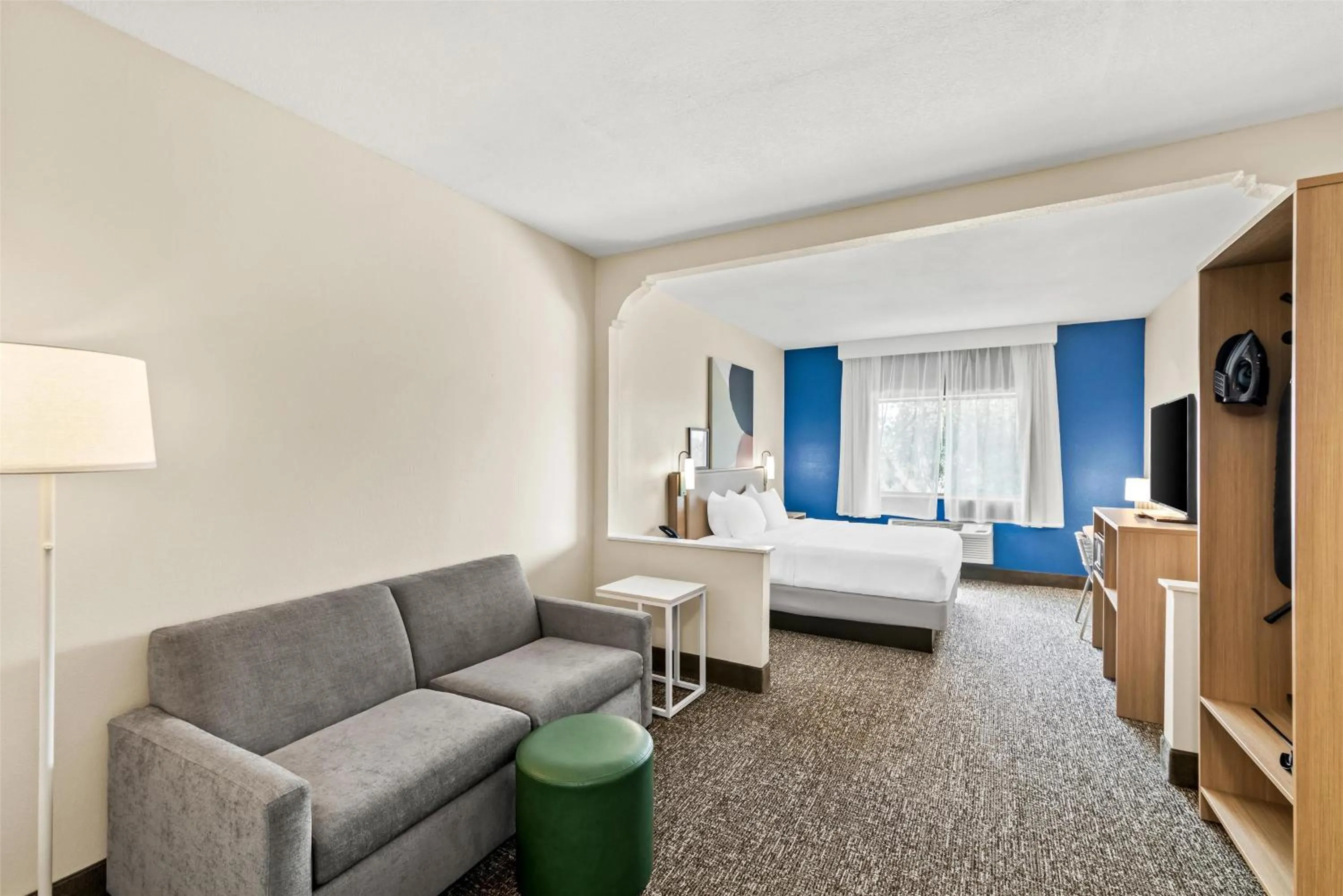 Living room, Bed in Spark by Hilton Round Rock