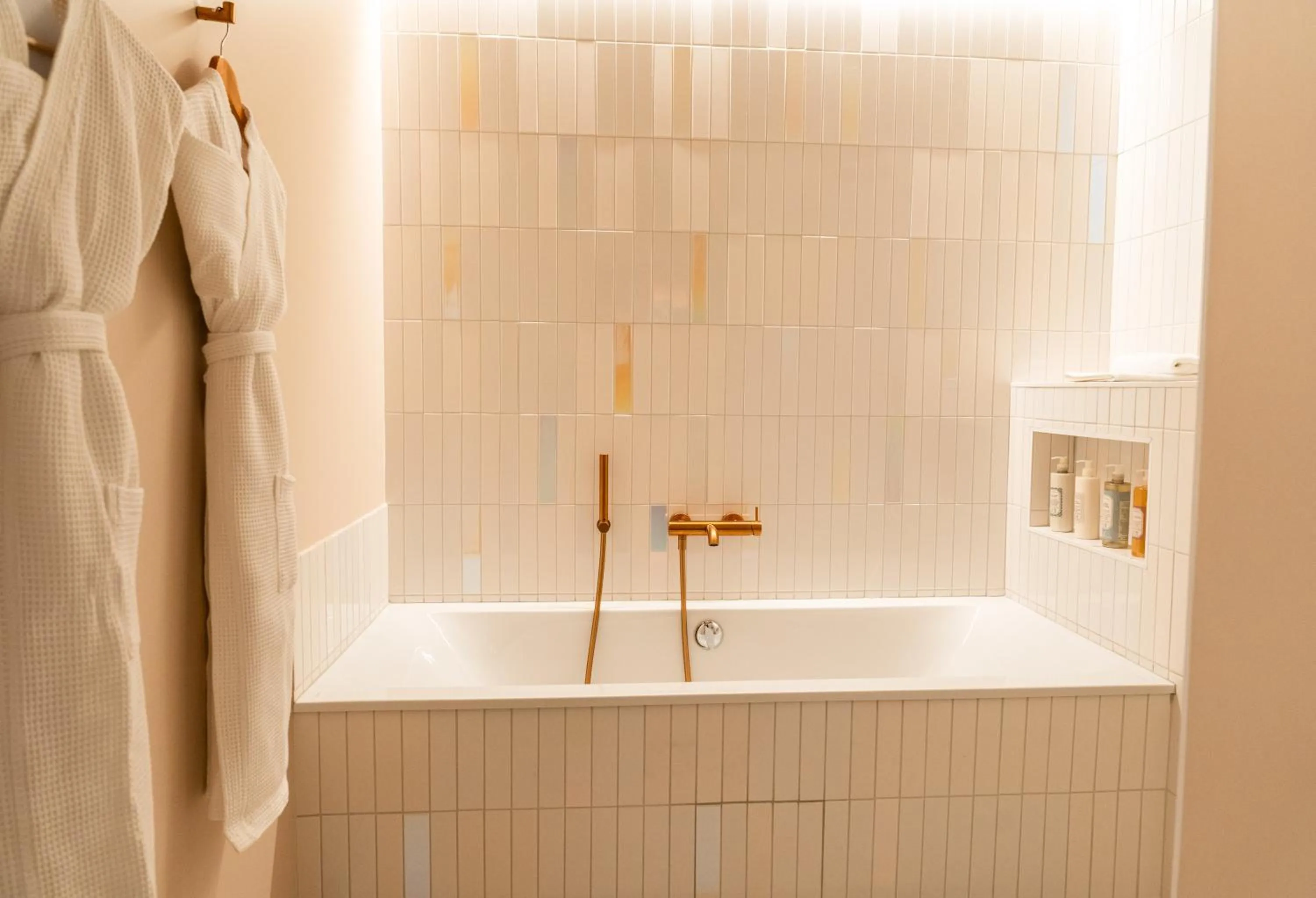 Bathroom in Hôtel Les Frères Ibarboure