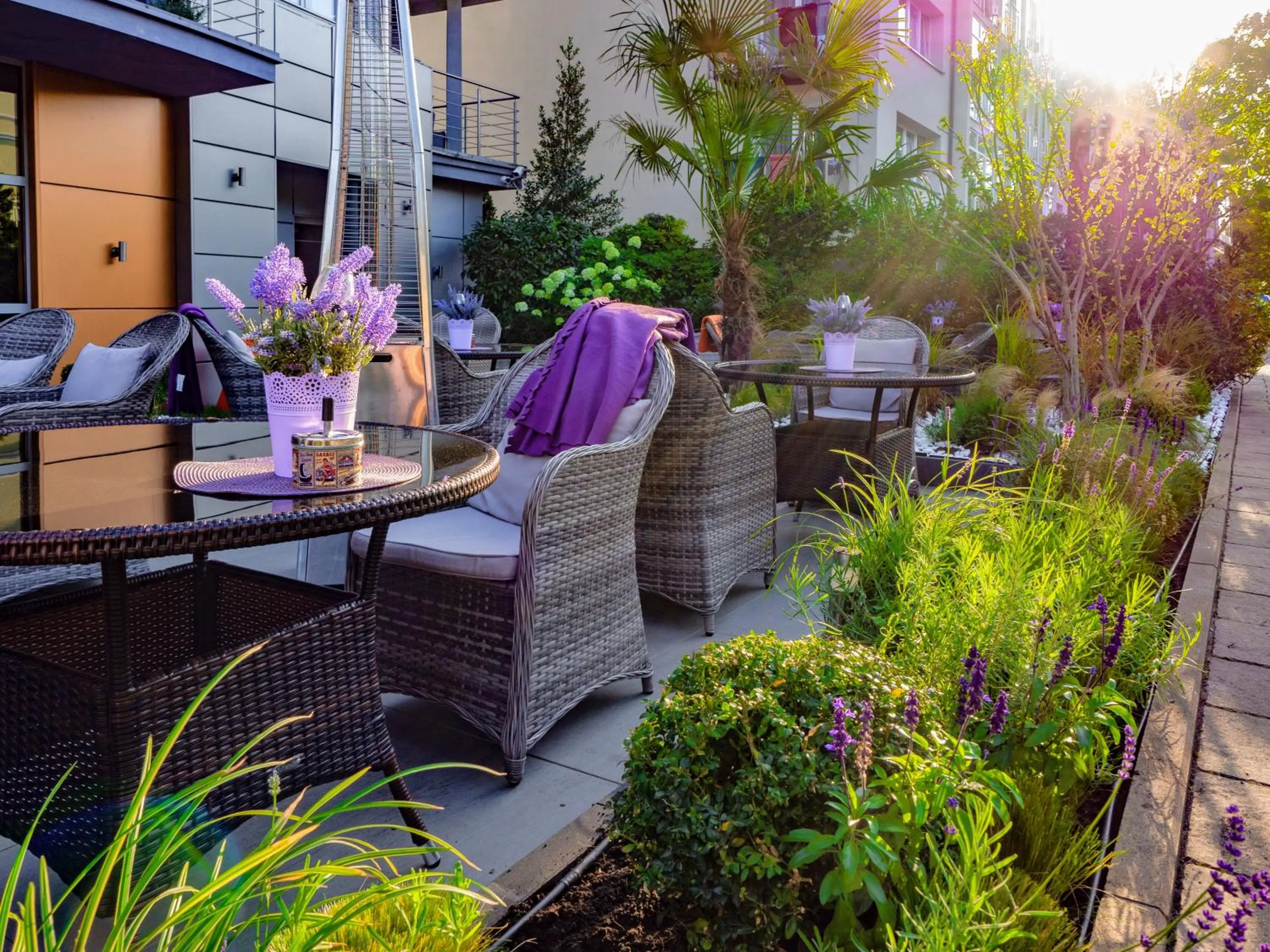 Restaurant/places to eat in Villa Delfin Spa