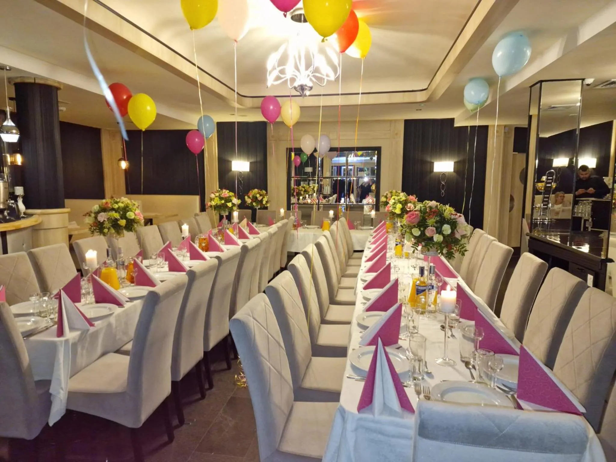 Restaurant/places to eat in Villa Delfin Spa