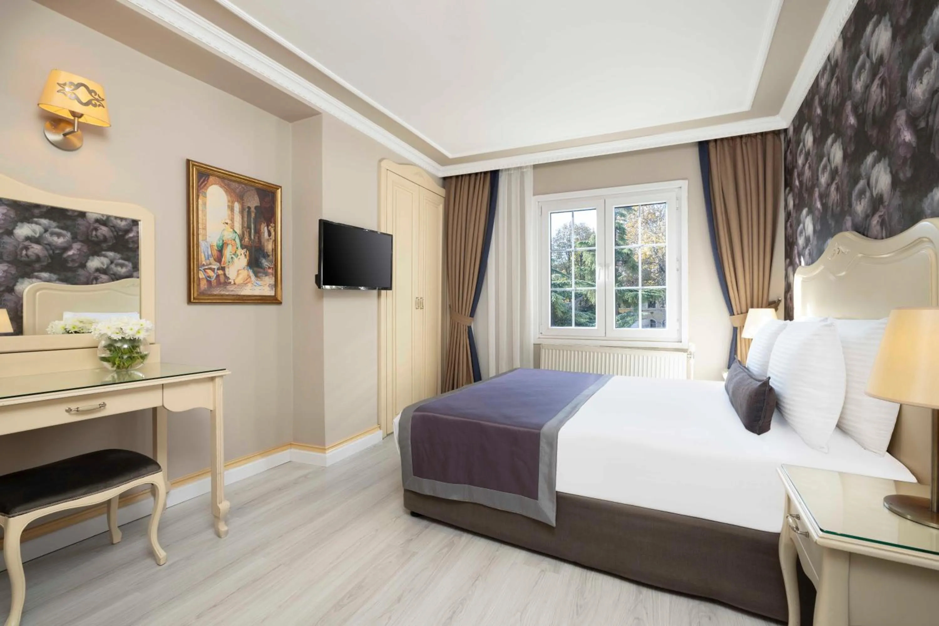 Bed in Raymond Hotel Old City