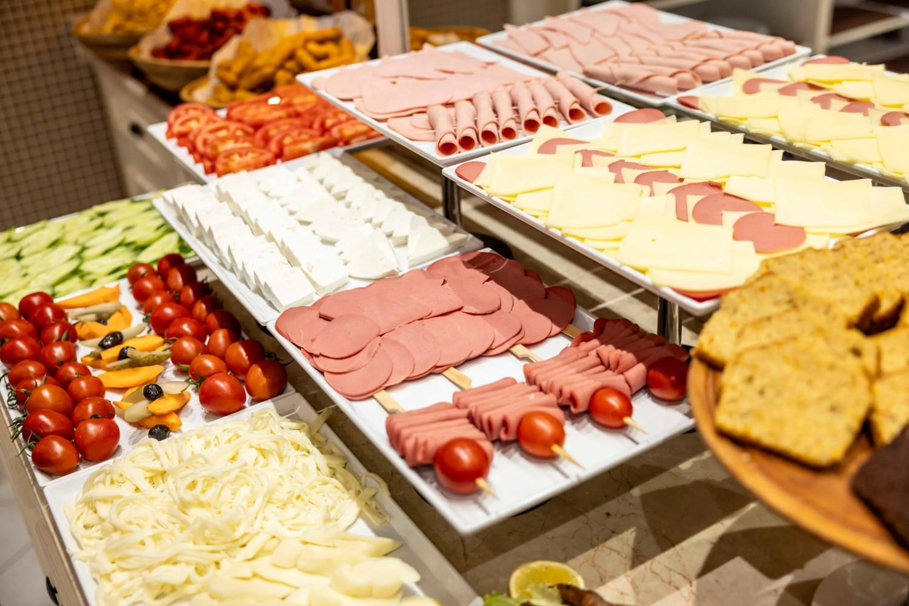 Food and drinks in Raymond Hotel Old City