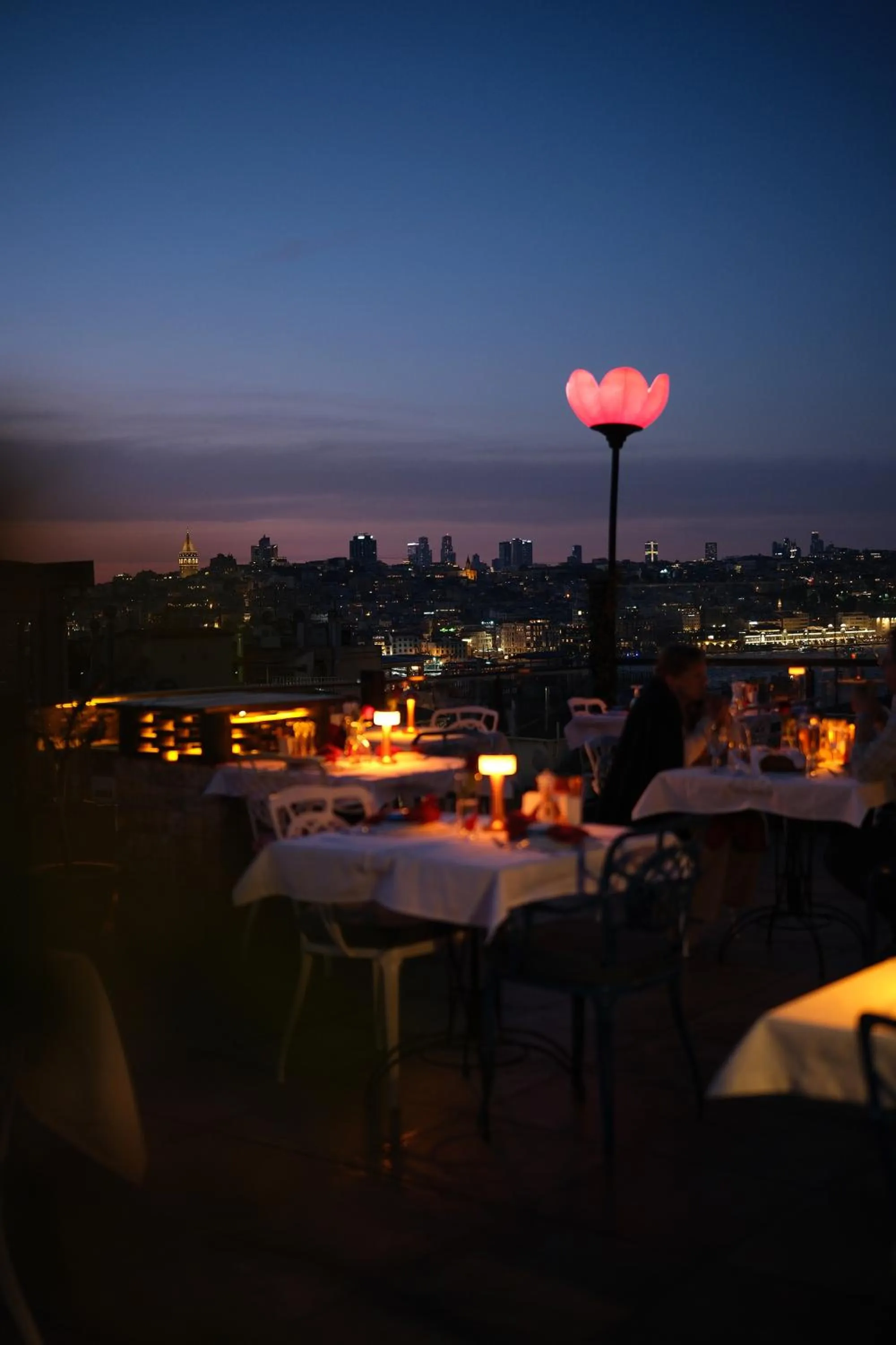 Raymond Hotel Old City