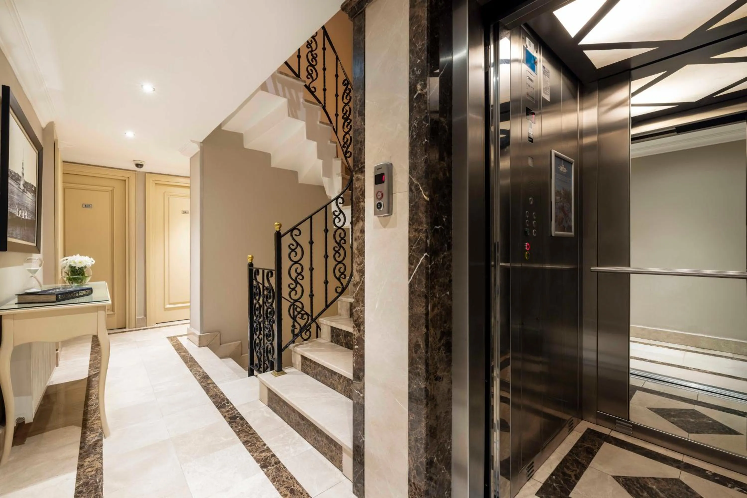 elevator in Raymond Hotel Old City