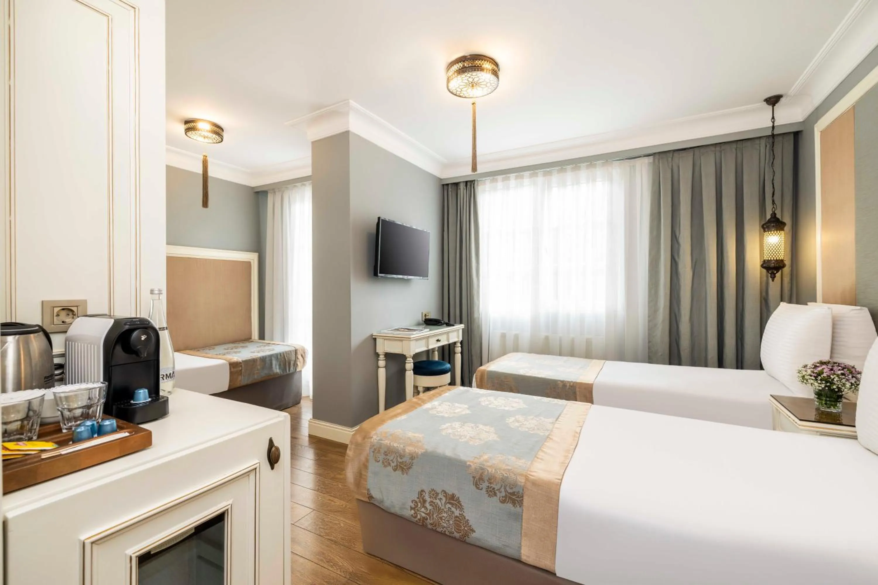 Bed in Raymond Hotel Old City