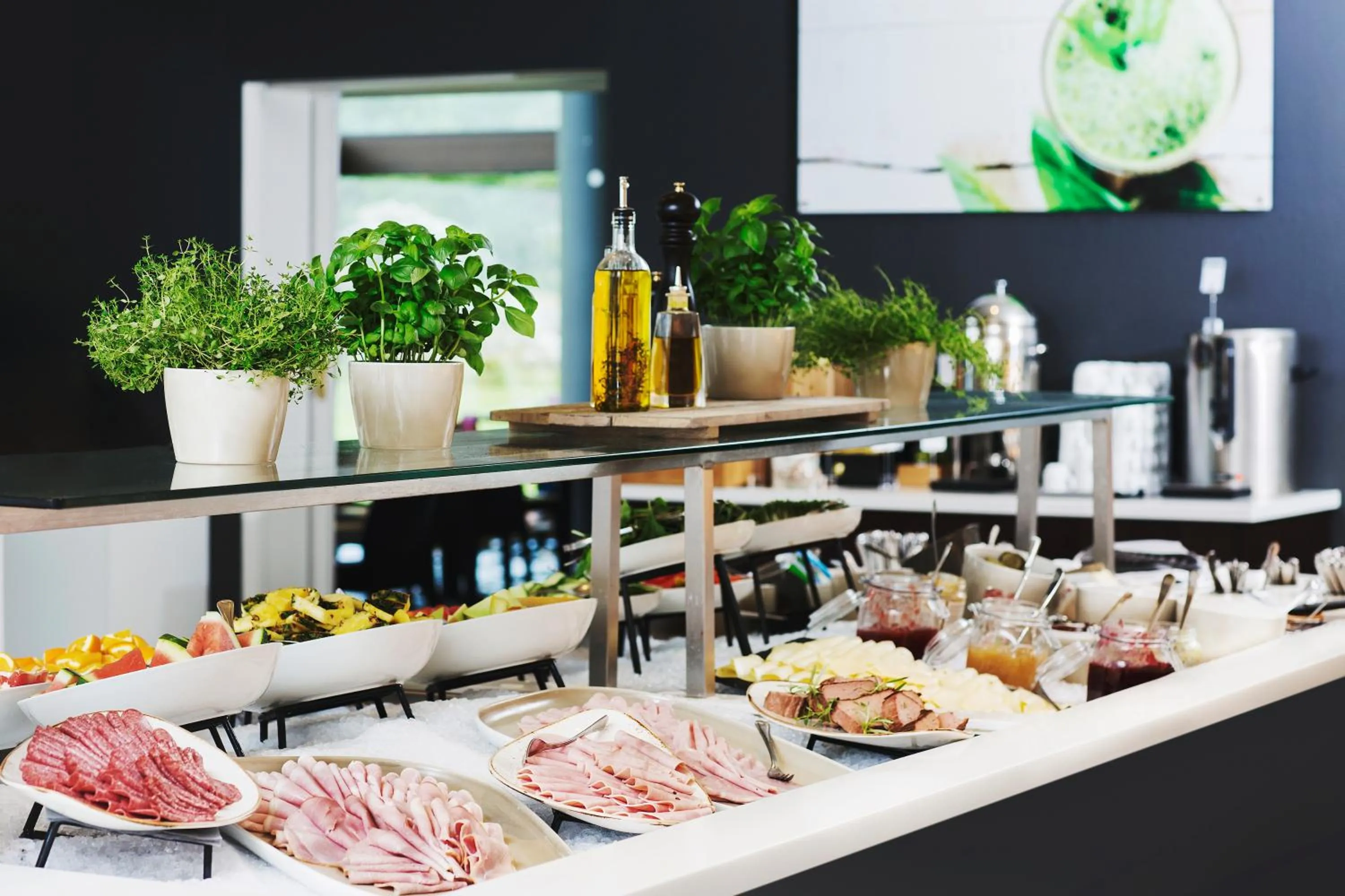 Food and drinks in Quality Hotel Entry