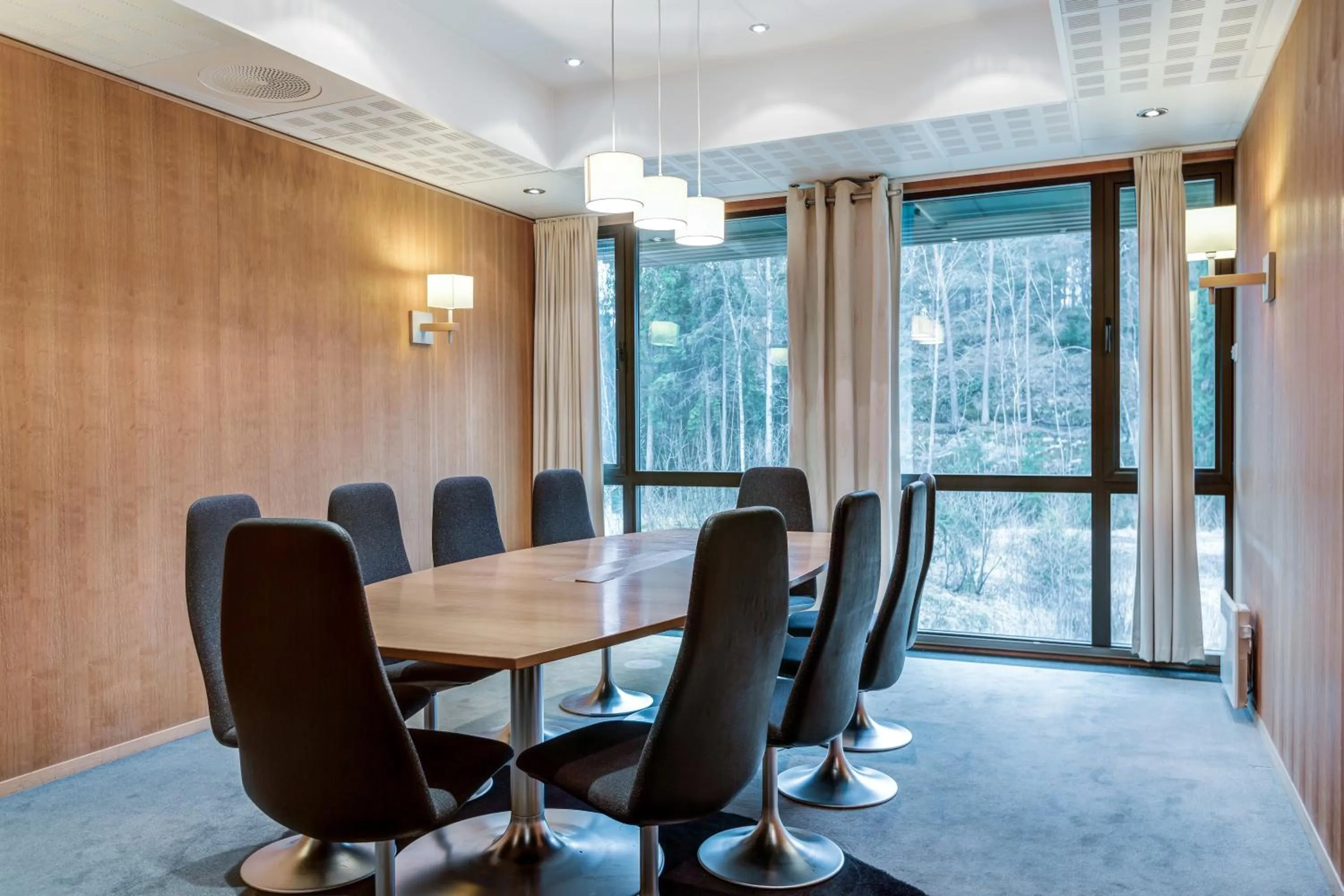 Business facilities in Quality Hotel Entry